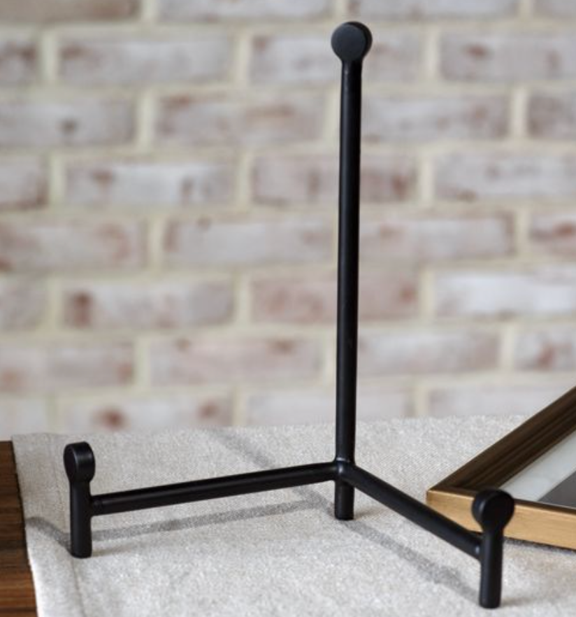 Blk Straight Back Easel