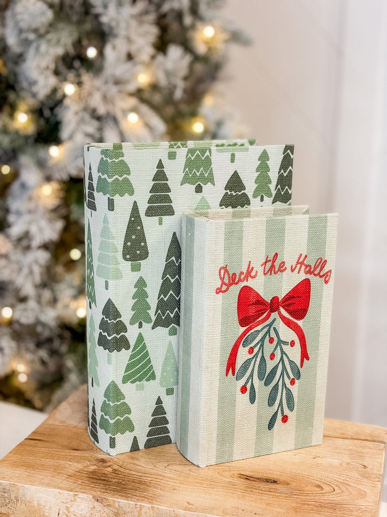 Linen Deck The Halls Books
