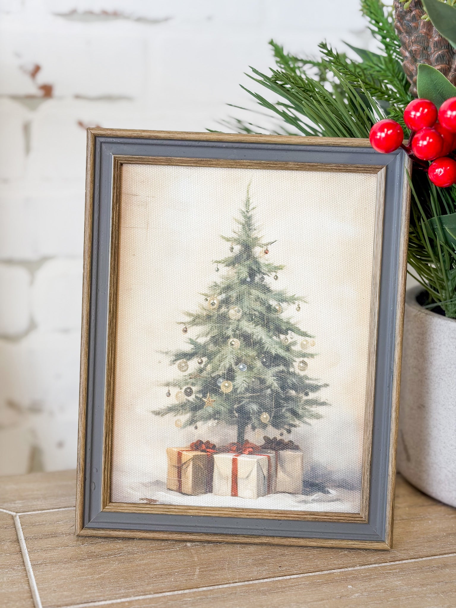 Christmas Tree With Presents | 7x9"