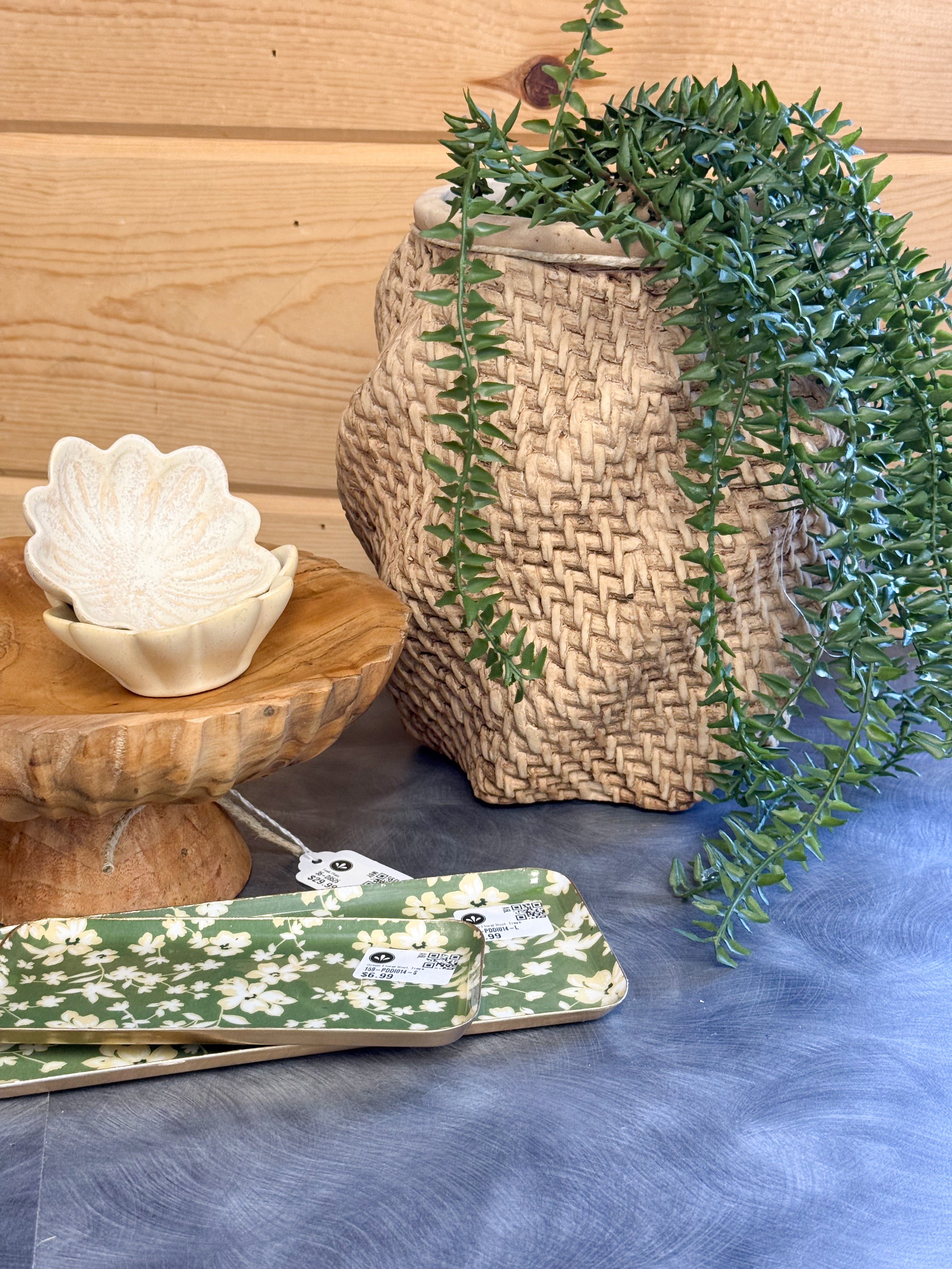 Twist Textured Pot