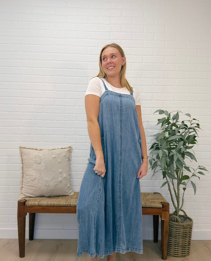 Sleeveless Two Pocket Denim Dress