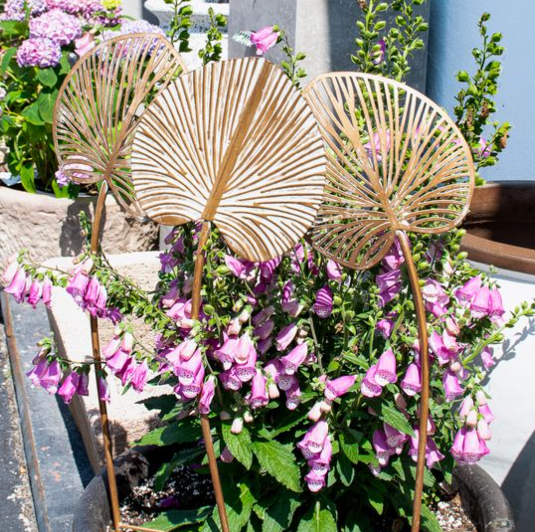 28" Gold Monsterra Leaf Stake