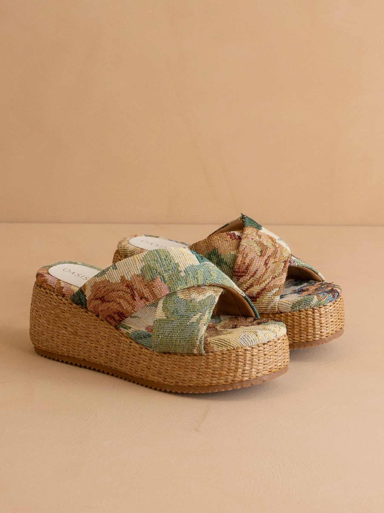 Oasis Society Floral Raffia Platform