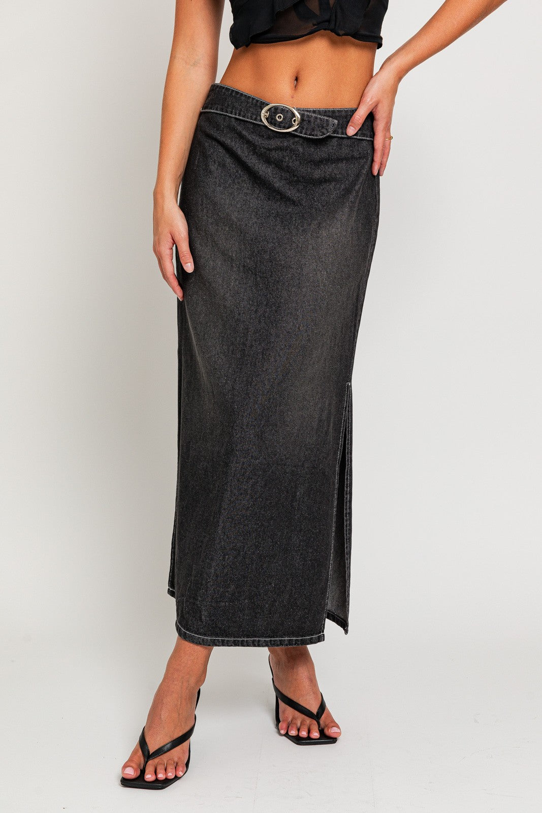 BLACK BELTED MIDI SKIRT