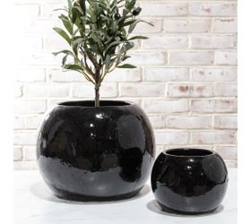 GLOSS BLACK PLANTERS