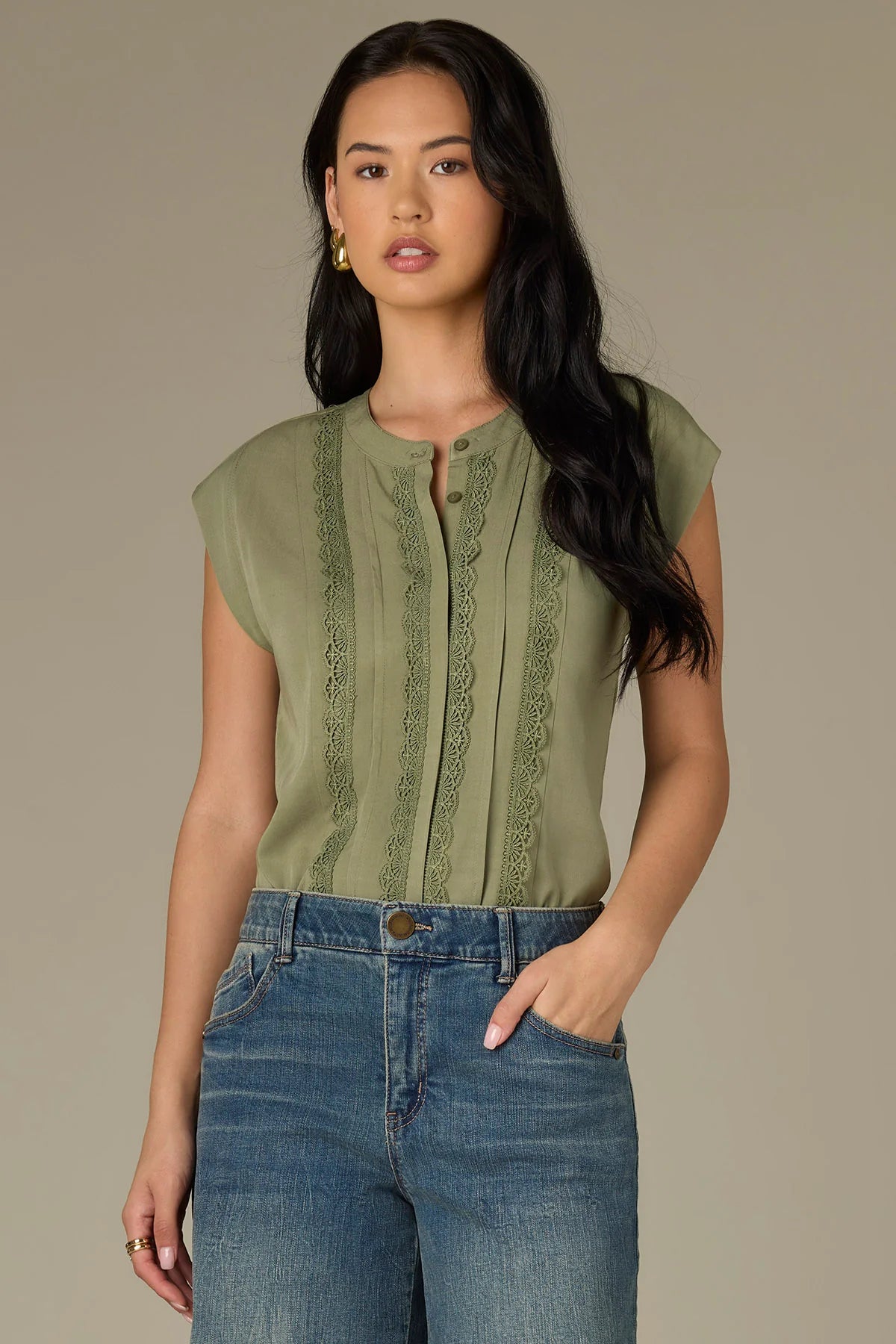 Wit & Wisdom Extended Shoulder Woven Top