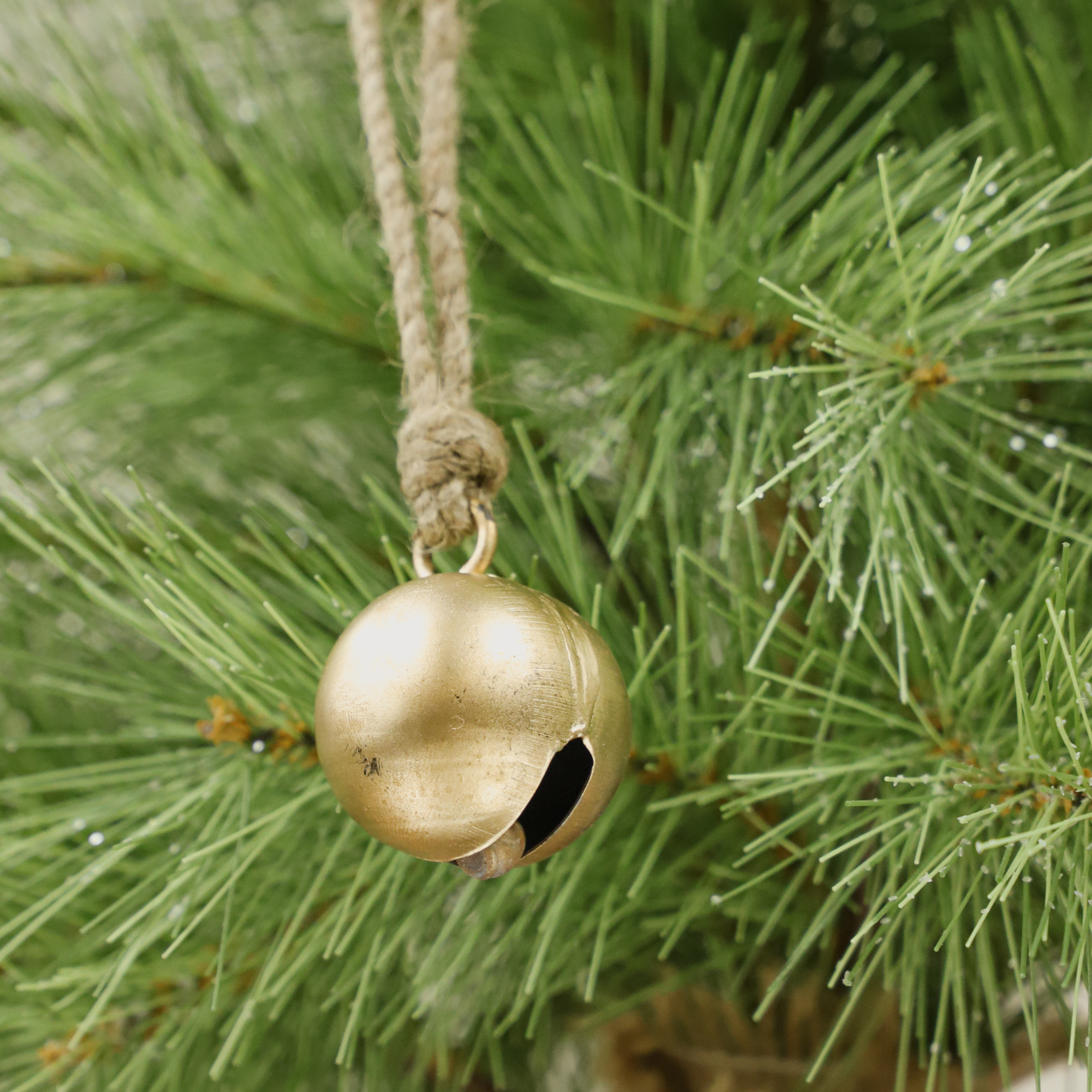 *Inner* 2" Gold Jingle Bell