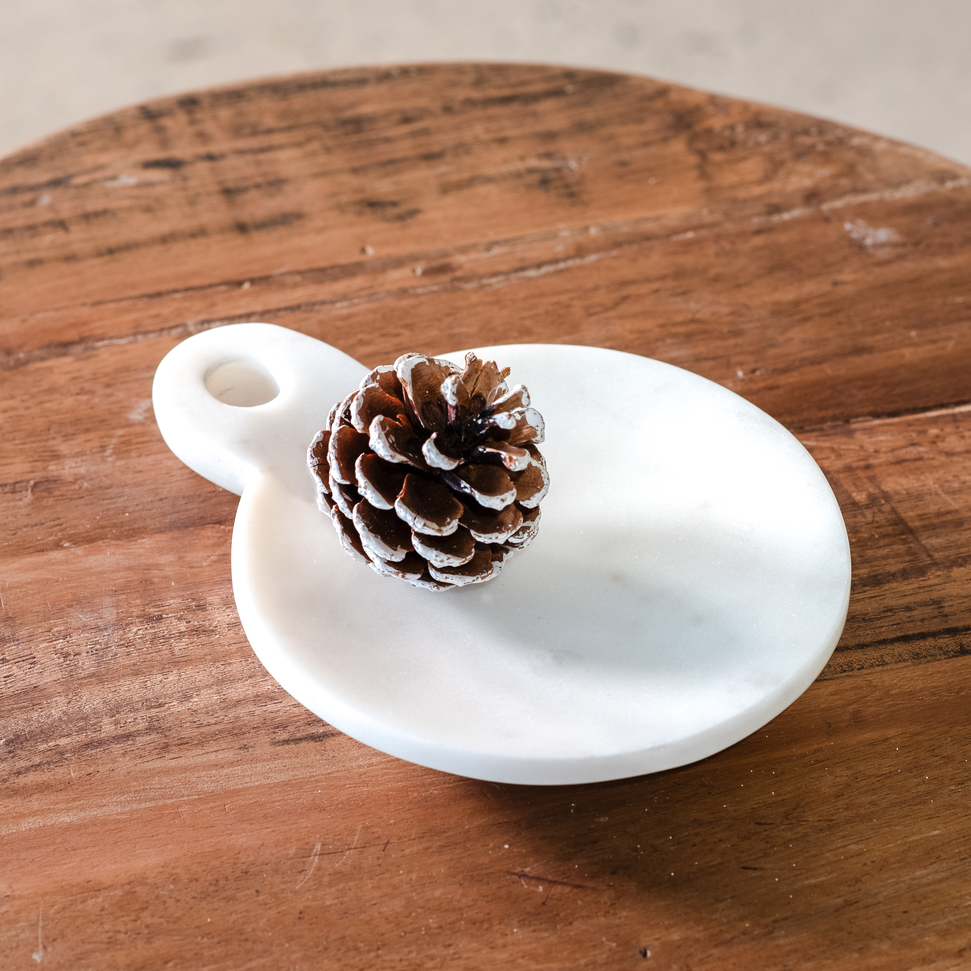 6" White Rd Shallow Marble Dish