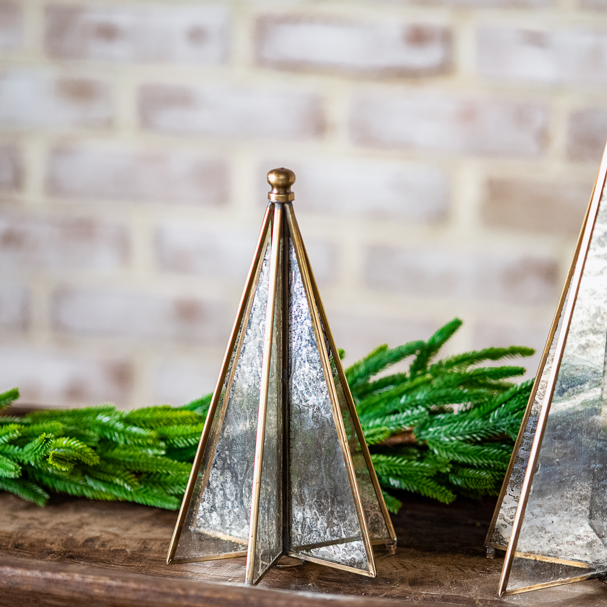 9" Brass Ant. Mirror Christmas Tree