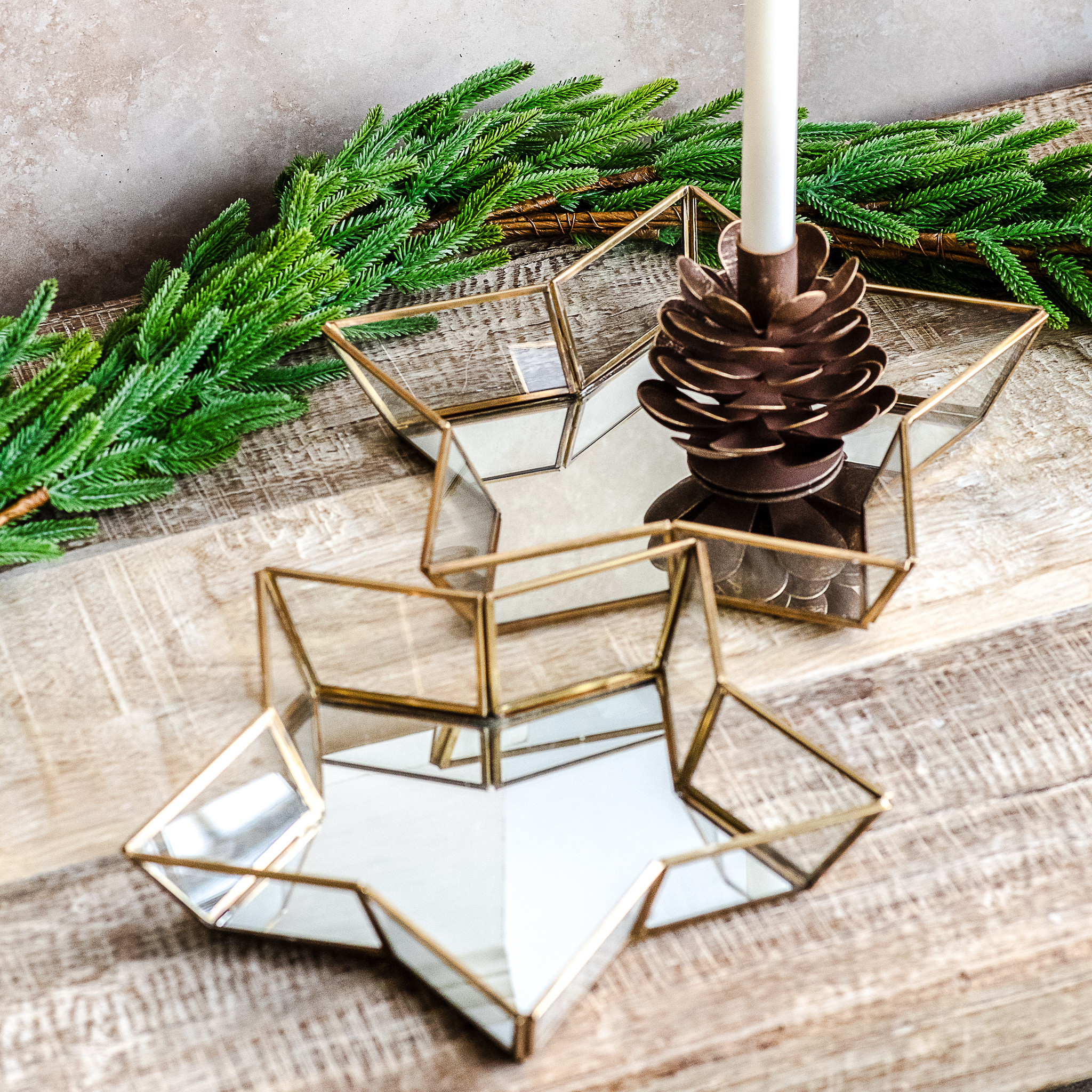 S/2 Ant. Brass Star Mirror Trays