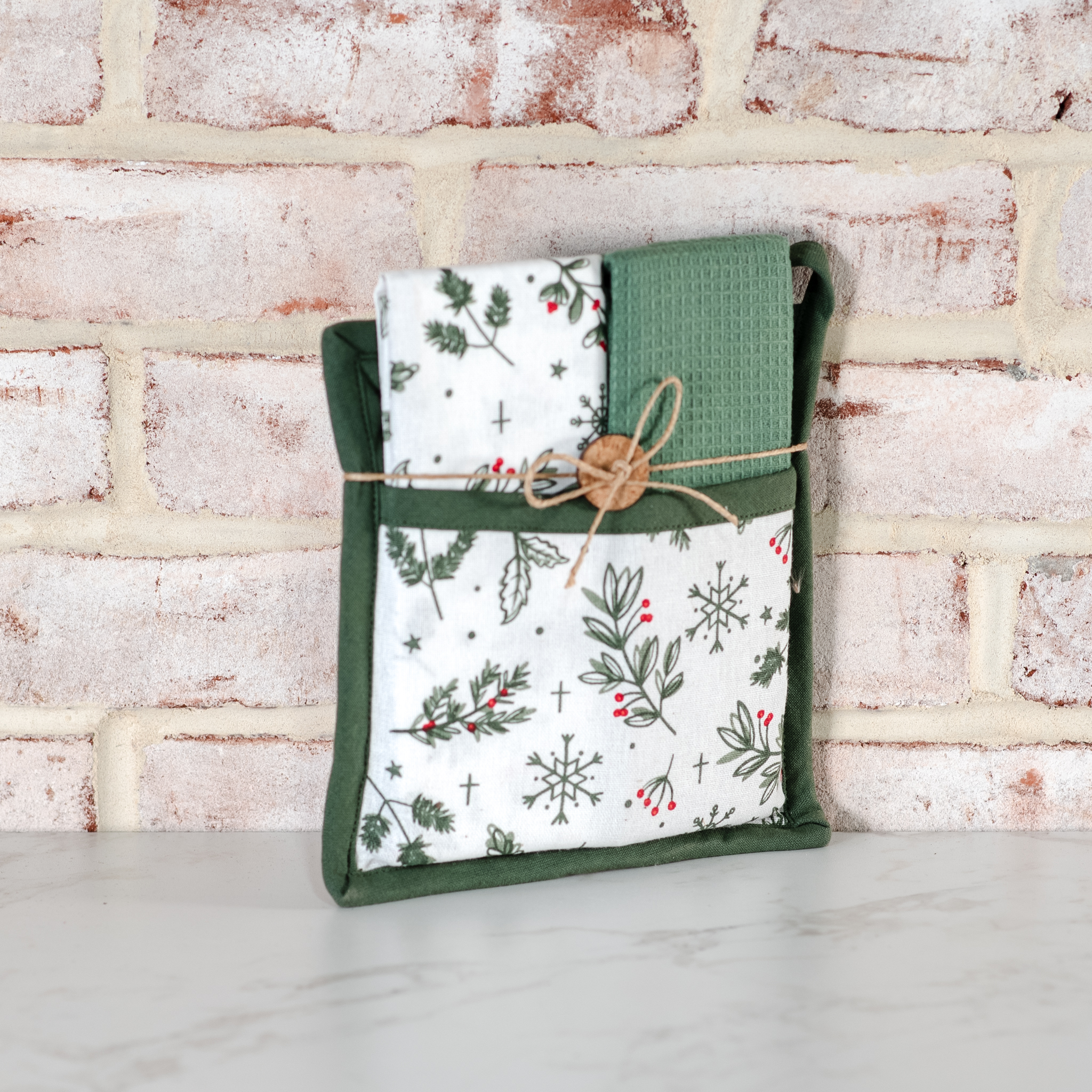 *Inner* Christmas Holly Potholder Towel Set