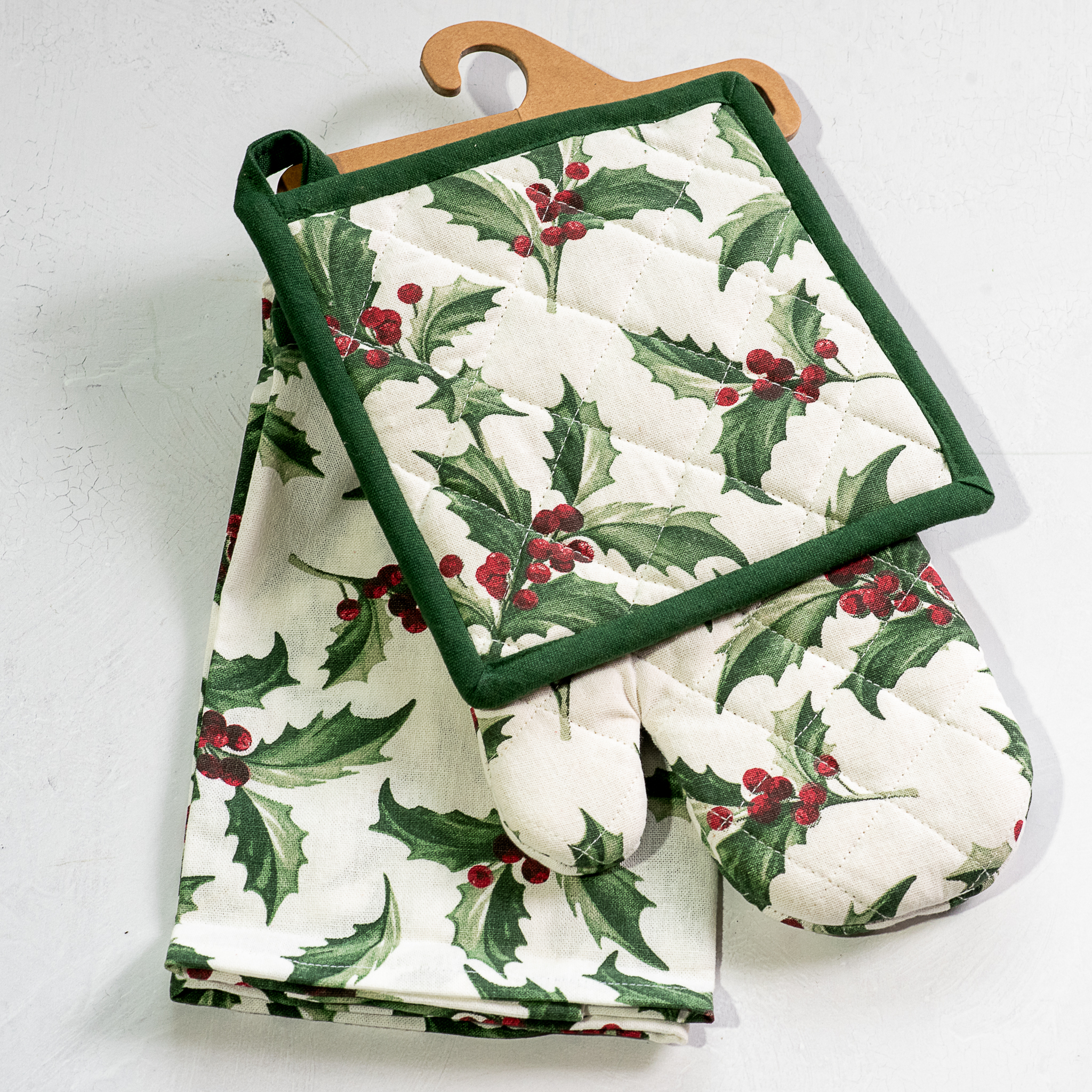 3 Pc Holiday Berry Mit, Towel & Potholder Set