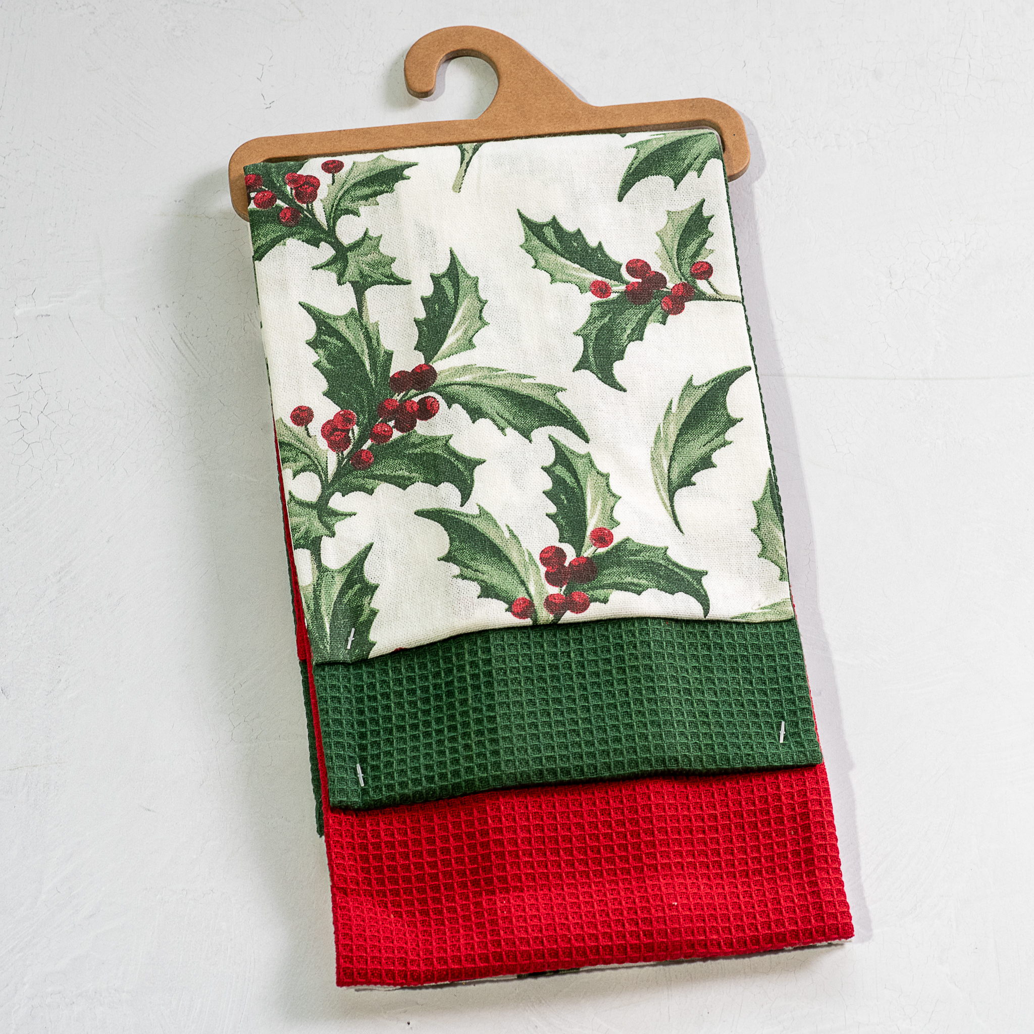 *Inner* 3 Pc Holiday Berry Towel Set