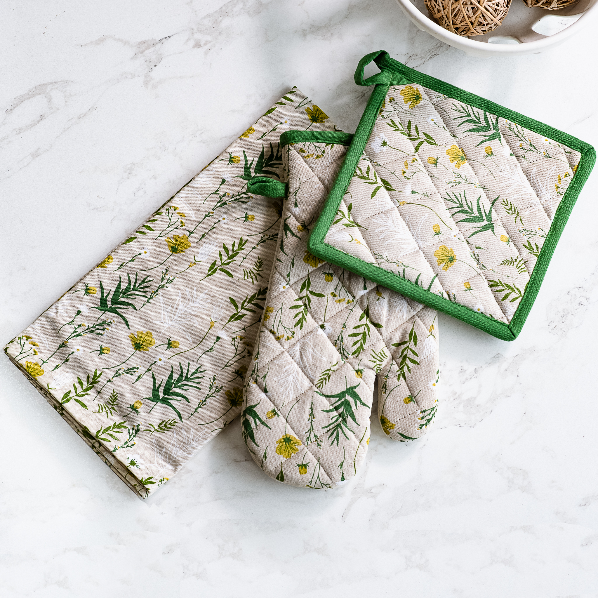 3 Pc Tan Wildflowers Mit, Towel & Potholder Set