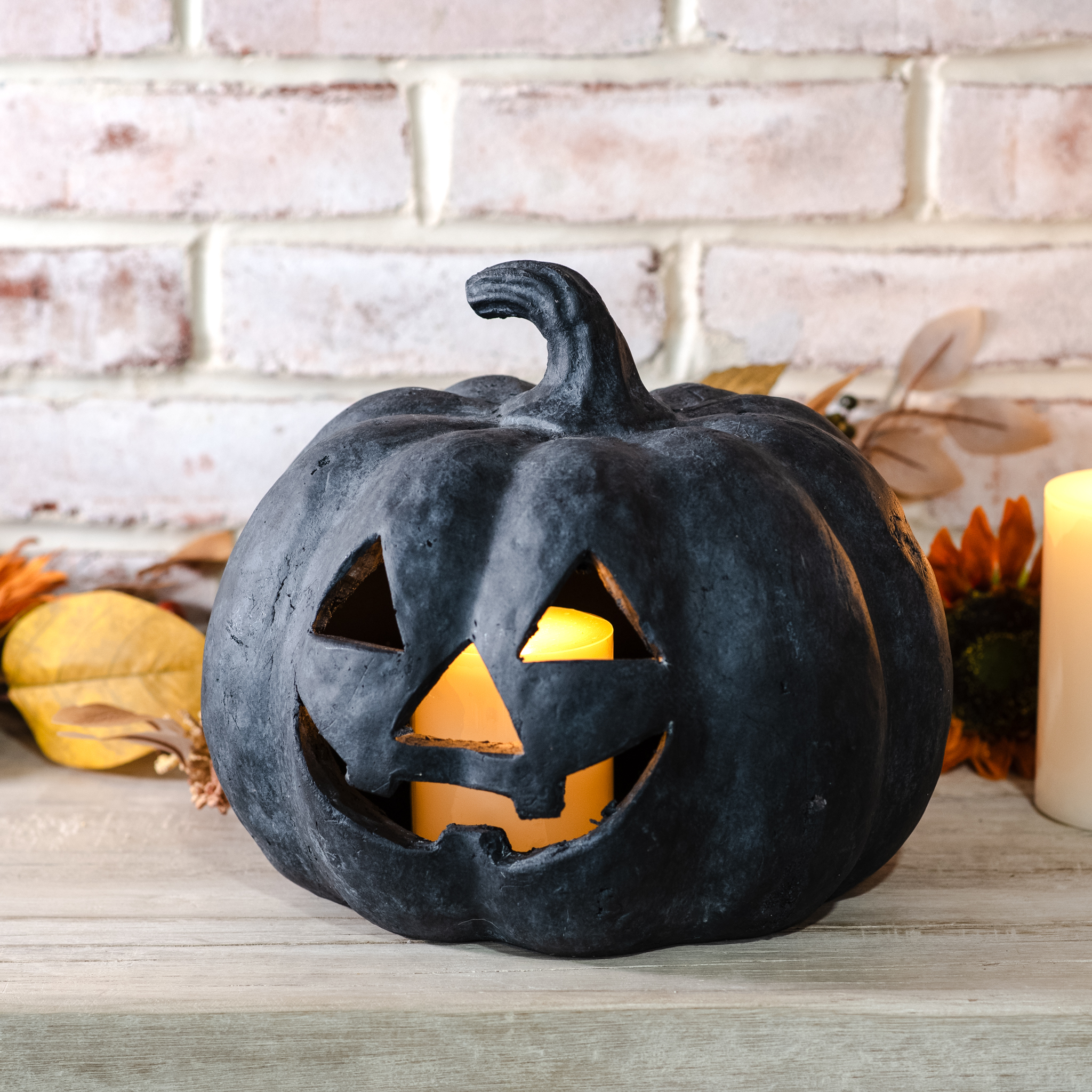 9" Blk Terracotta Jack-O-Lantern Pumpkin