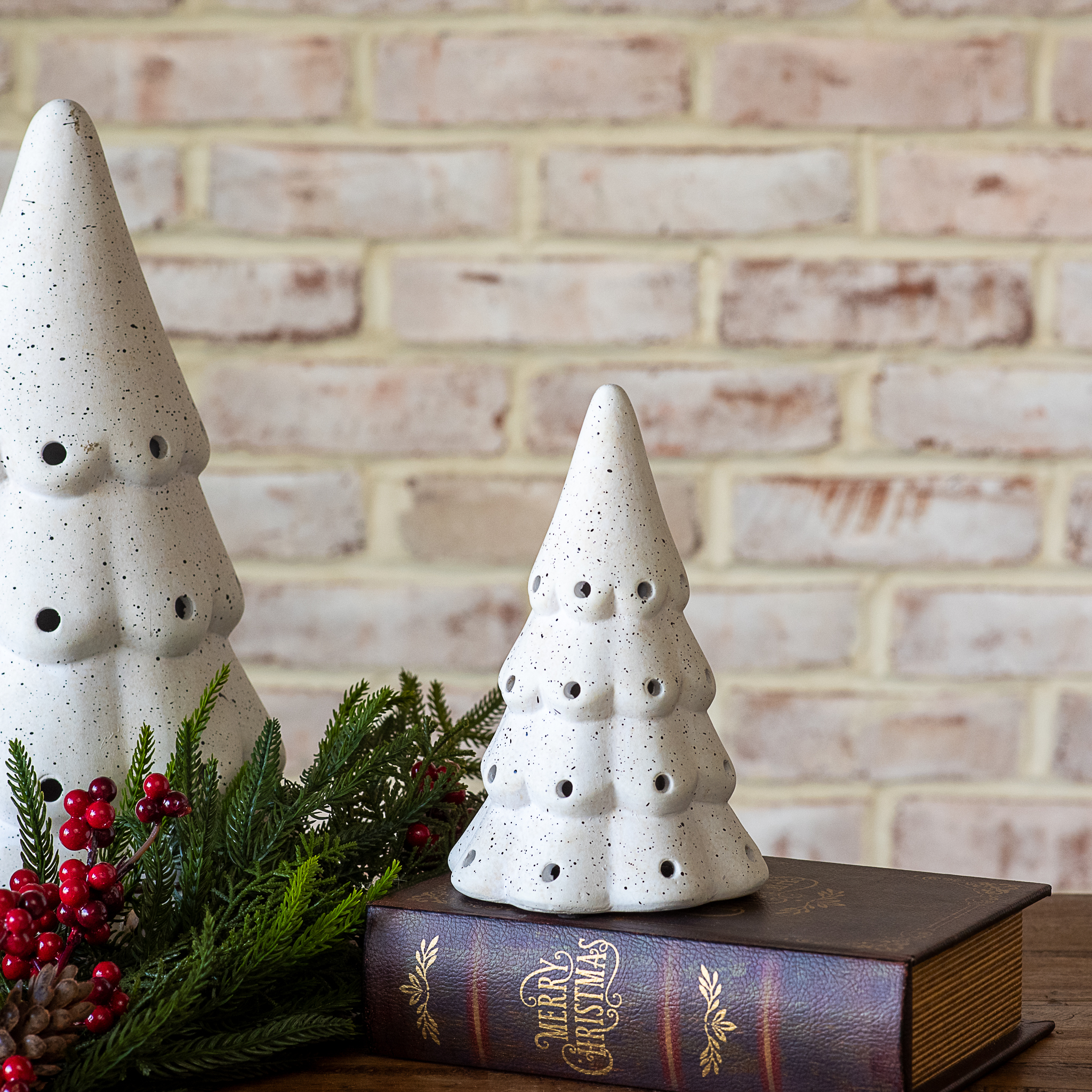 *Inner* 6.8" White Christmas Tree Decor