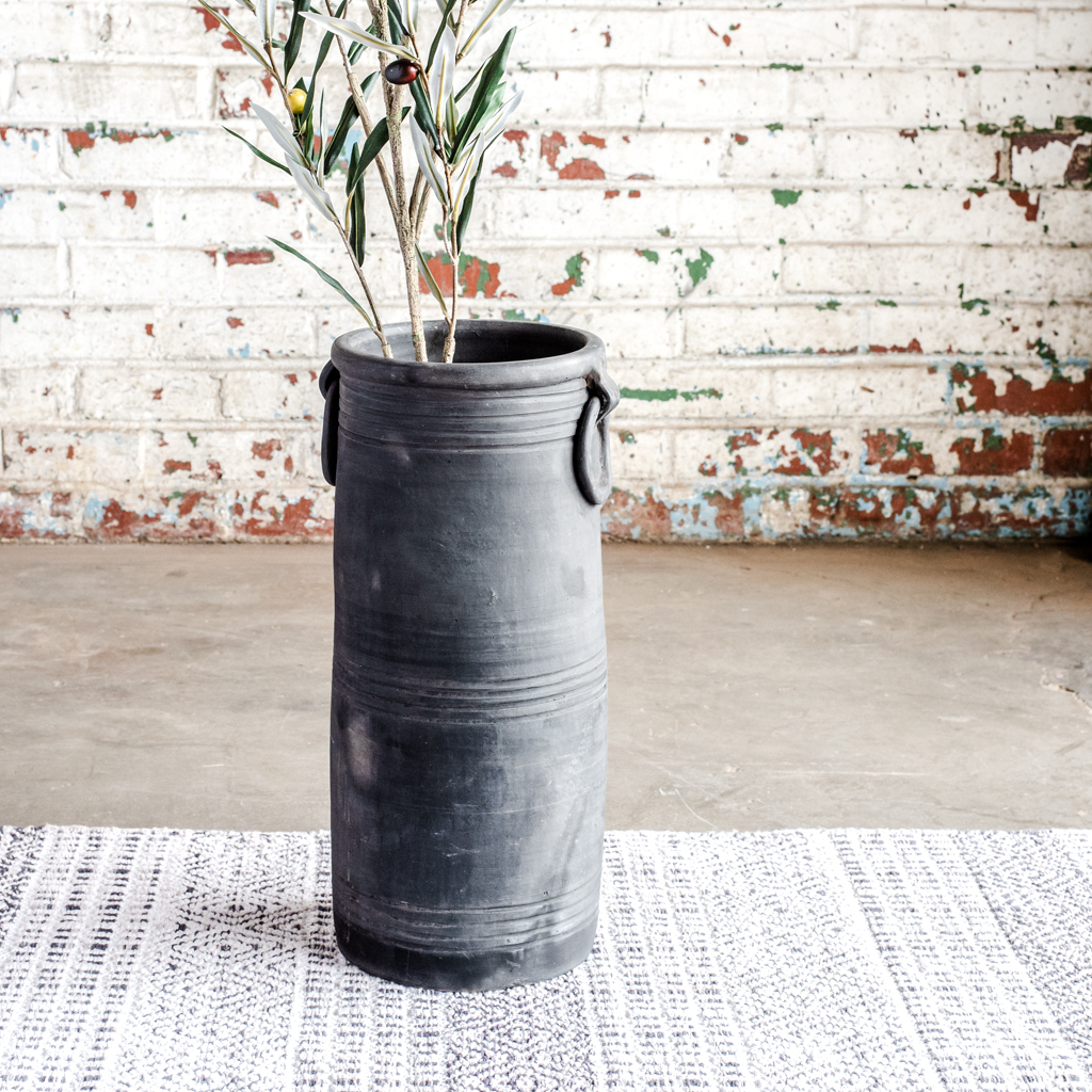 17" Blk Terra Cotta Umbrella Stand