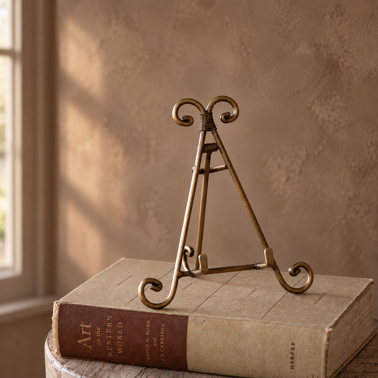 *Inner* 7" Ant. Brass Triangle Back Easel