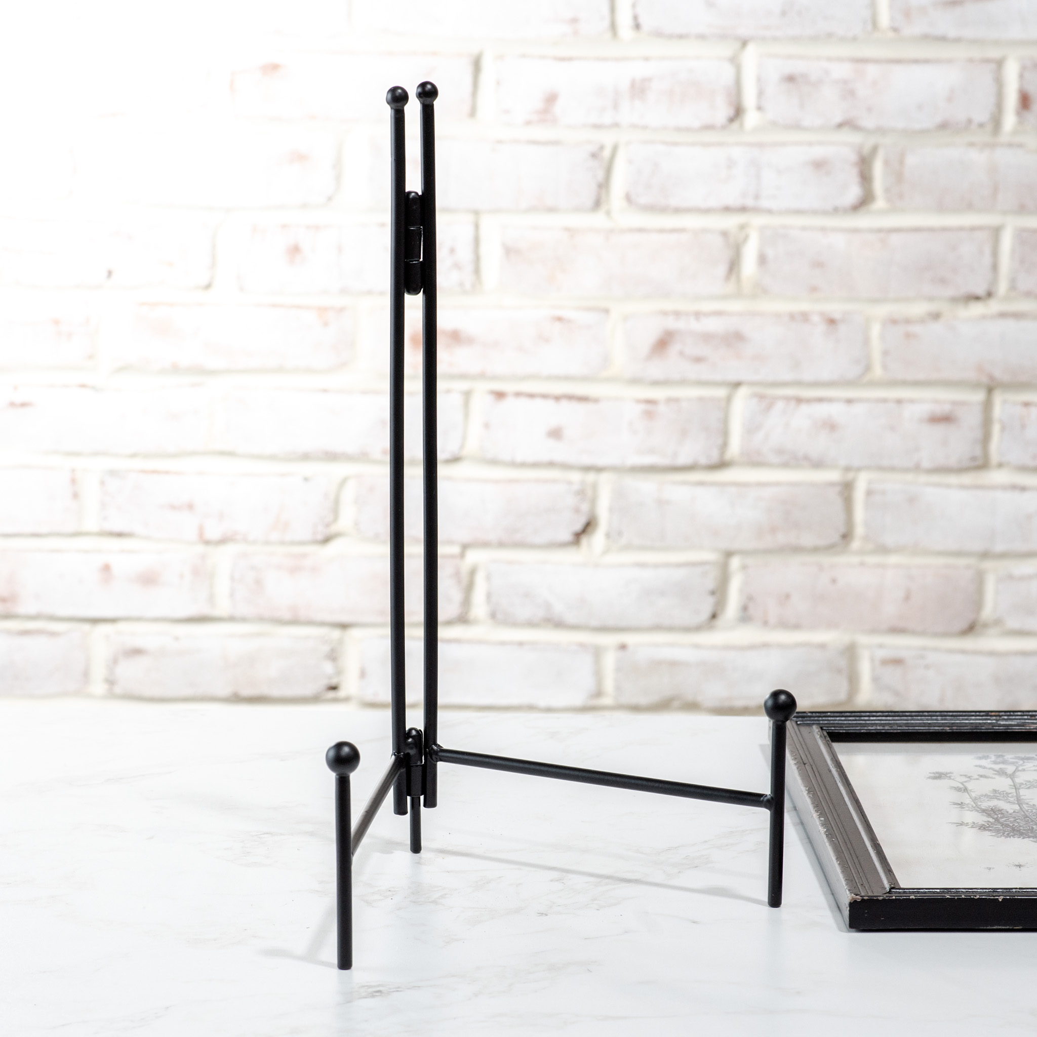 *Inner* 15.5" Black Straight Back Easel