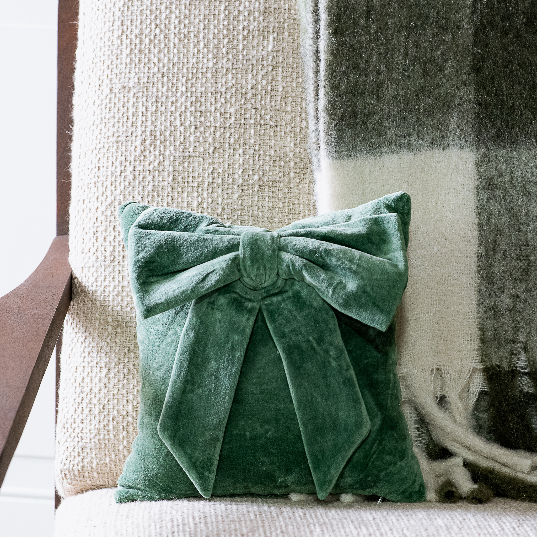 *Inner* 10 X 10 Green Velvet Bow Pillow