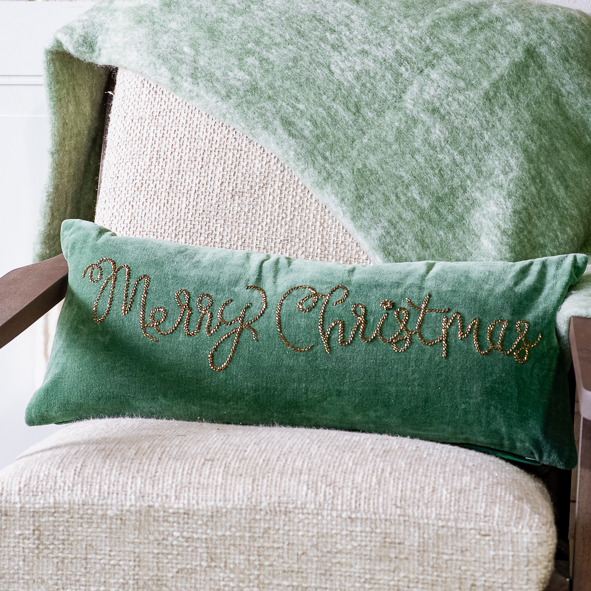 *Inner* 24 X 10 Grn Merry Christmas Pillow