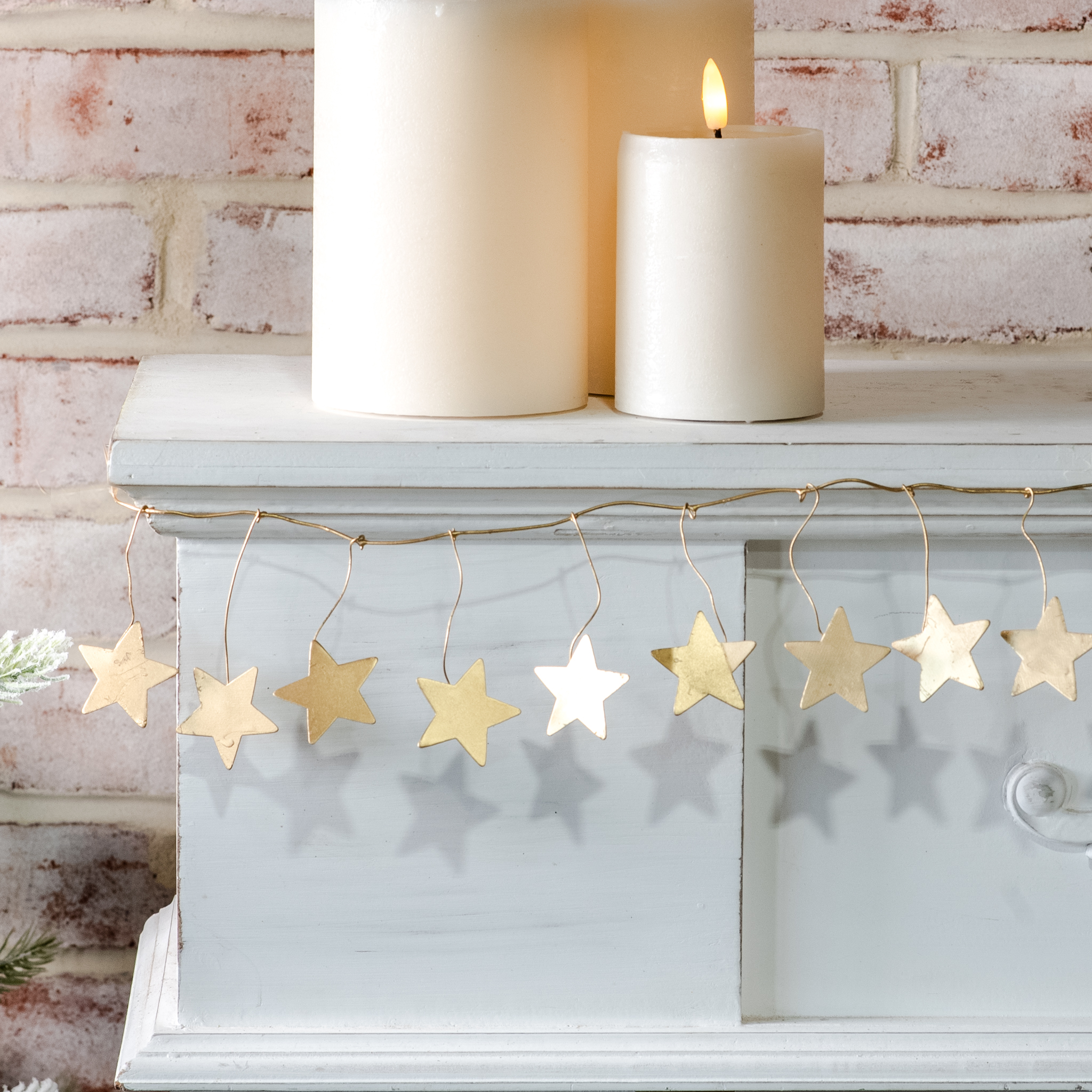 *Inner* 72"L Gold Star Metal Garland
