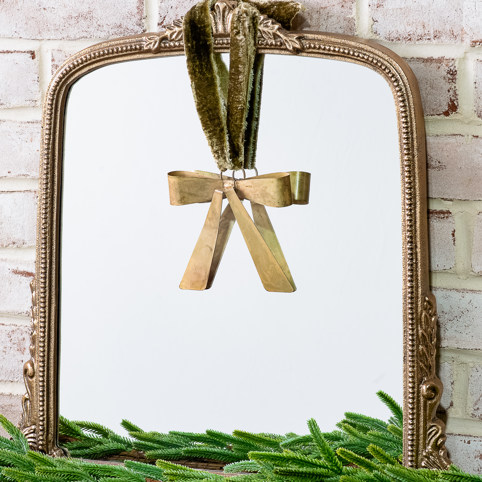 *Inner* 5.5" Metal Bow Hanger