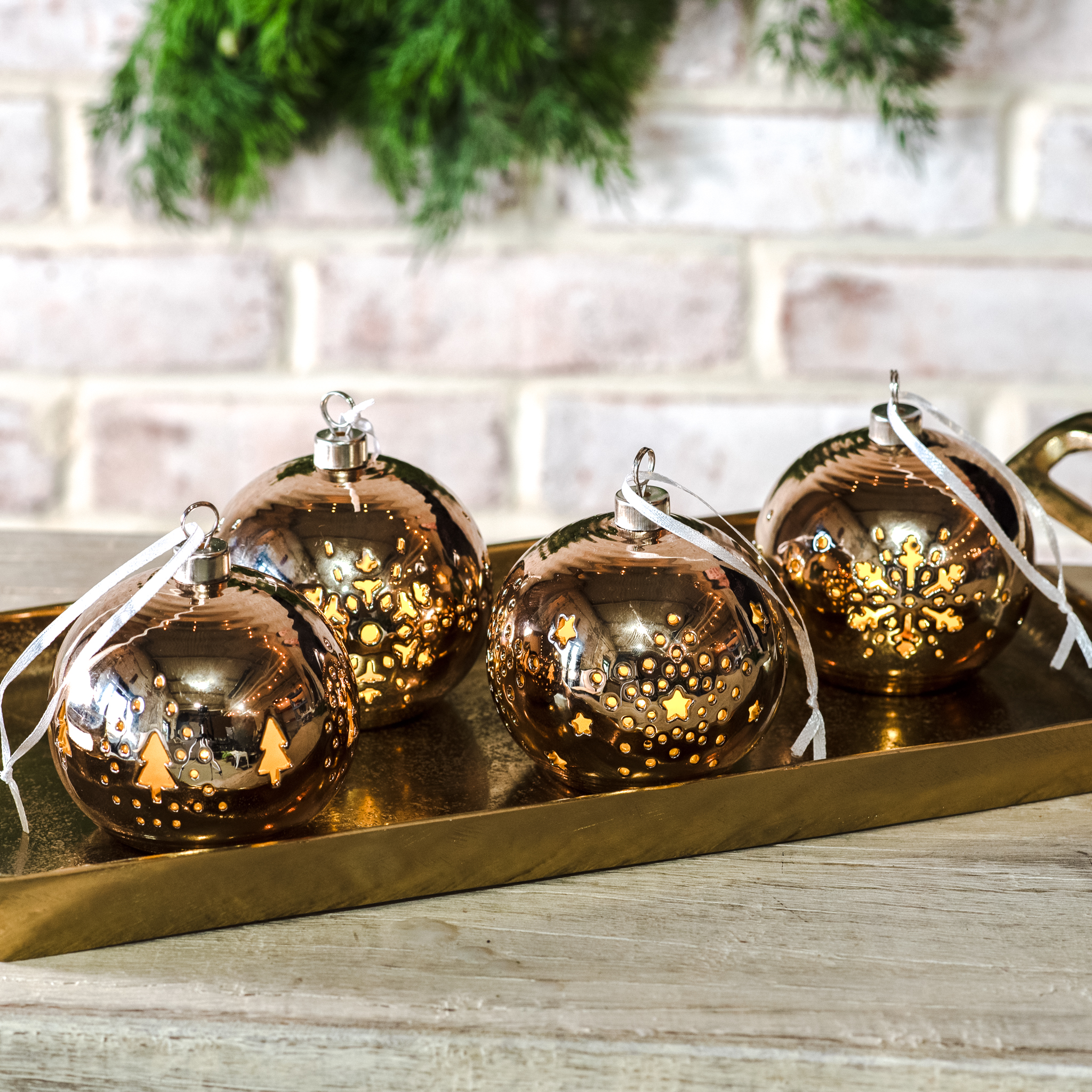*Inner* 4 Asst Copper Led Ornaments