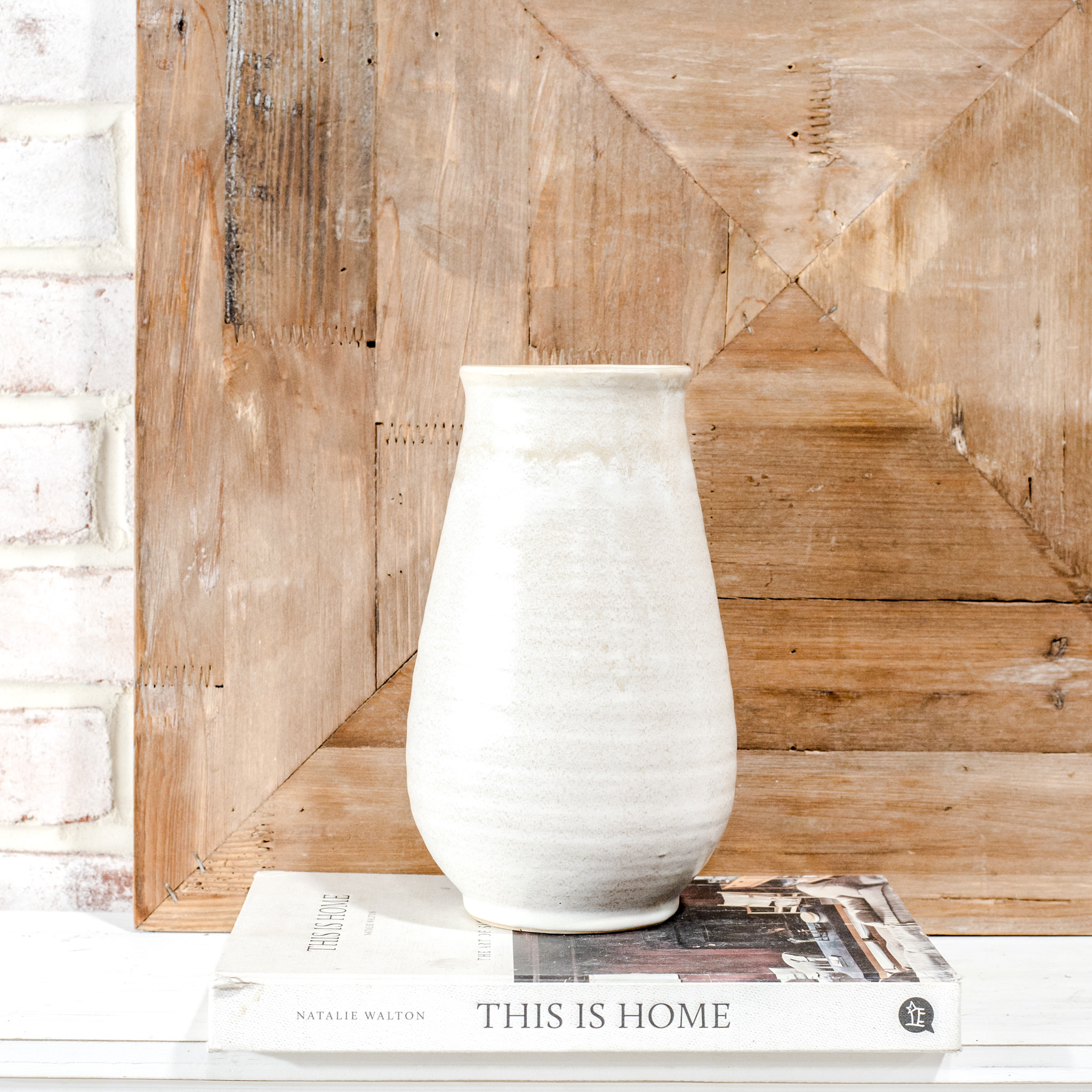 *Inner* 9.3" Beige/Wht Deco Vase