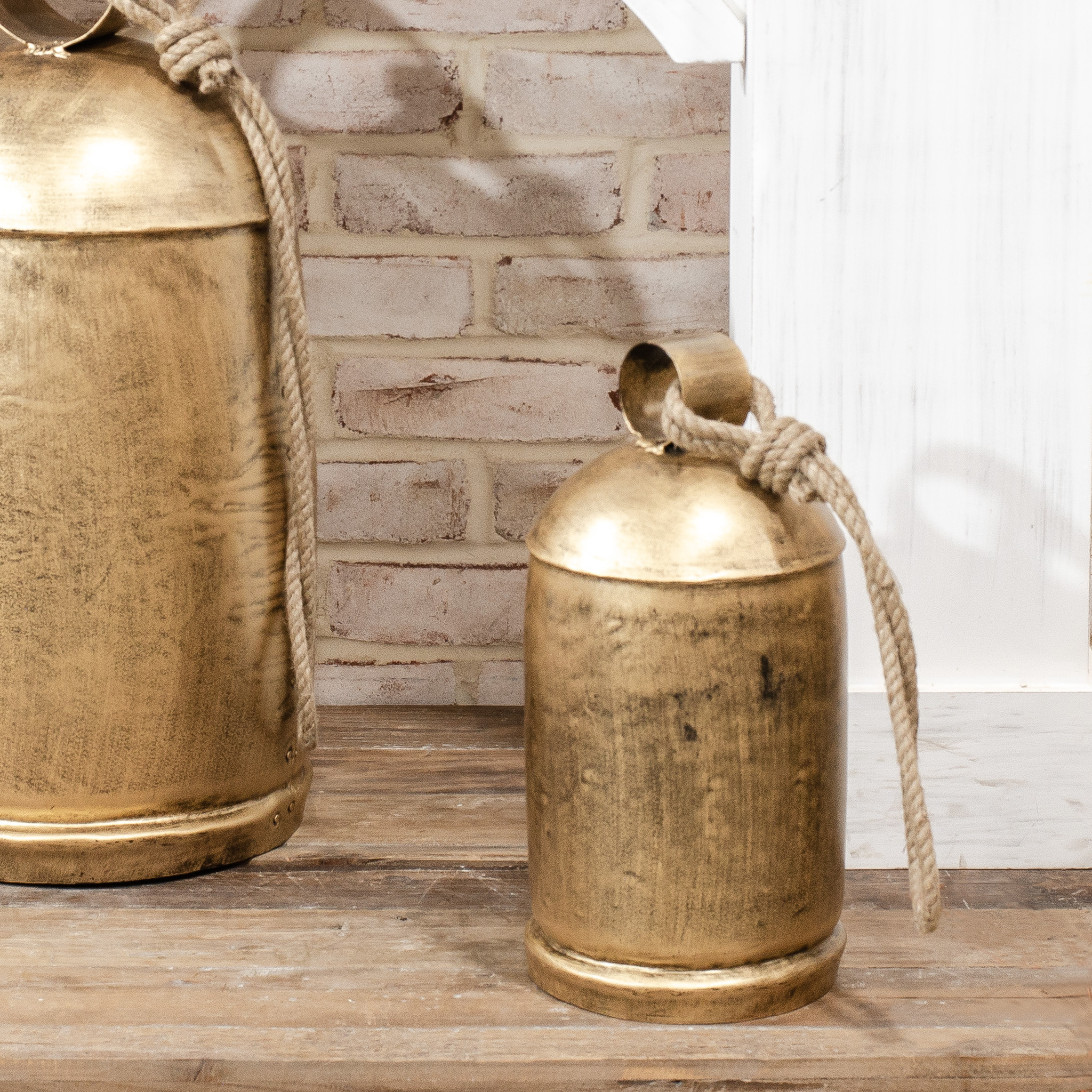16" Antique Gold Bell Hanger