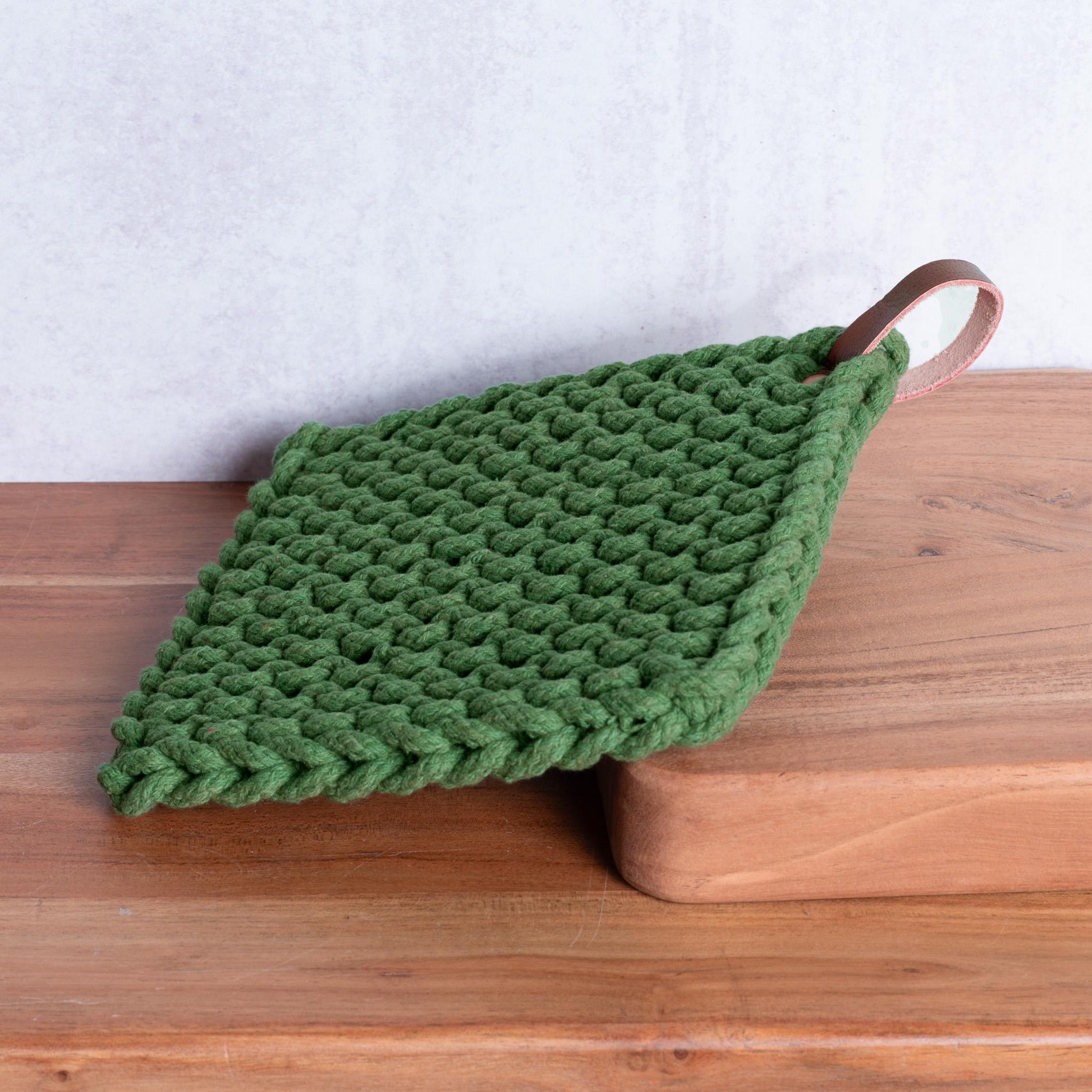 *Inner* Leather Strap Pn Knit Pot Holder