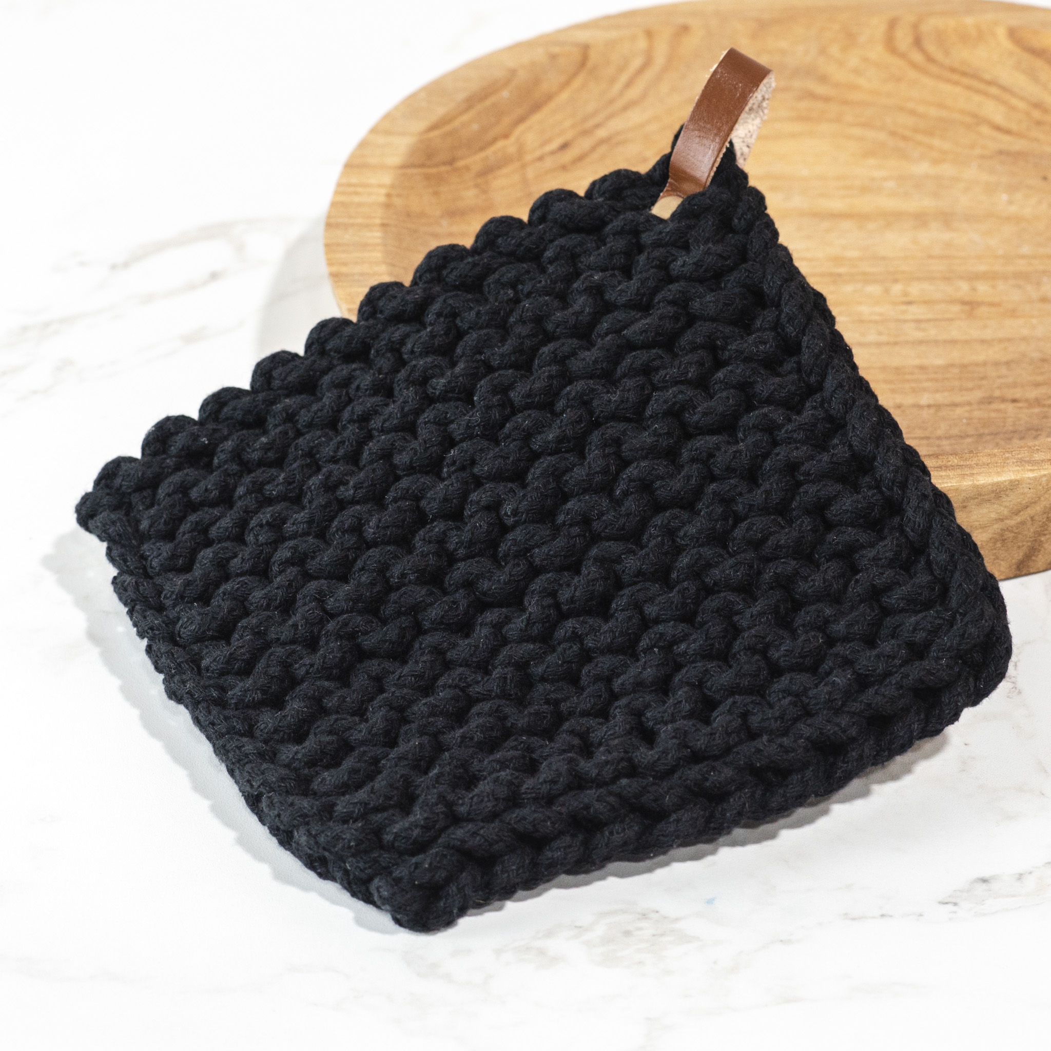*Inner* Leather Strap Bk Knit Pot Holder