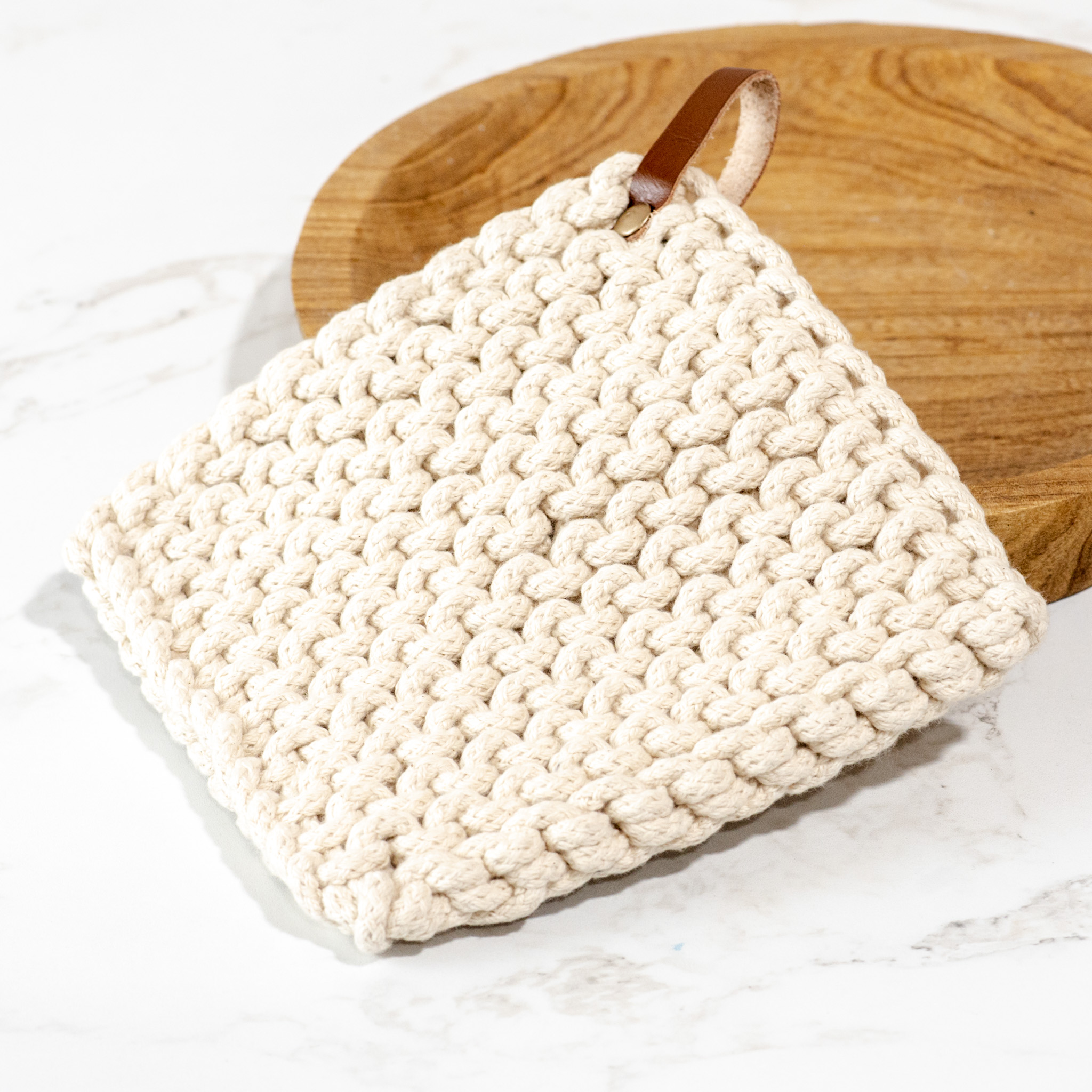 *Inner* Leather Strap Cr Knit Pot Holder