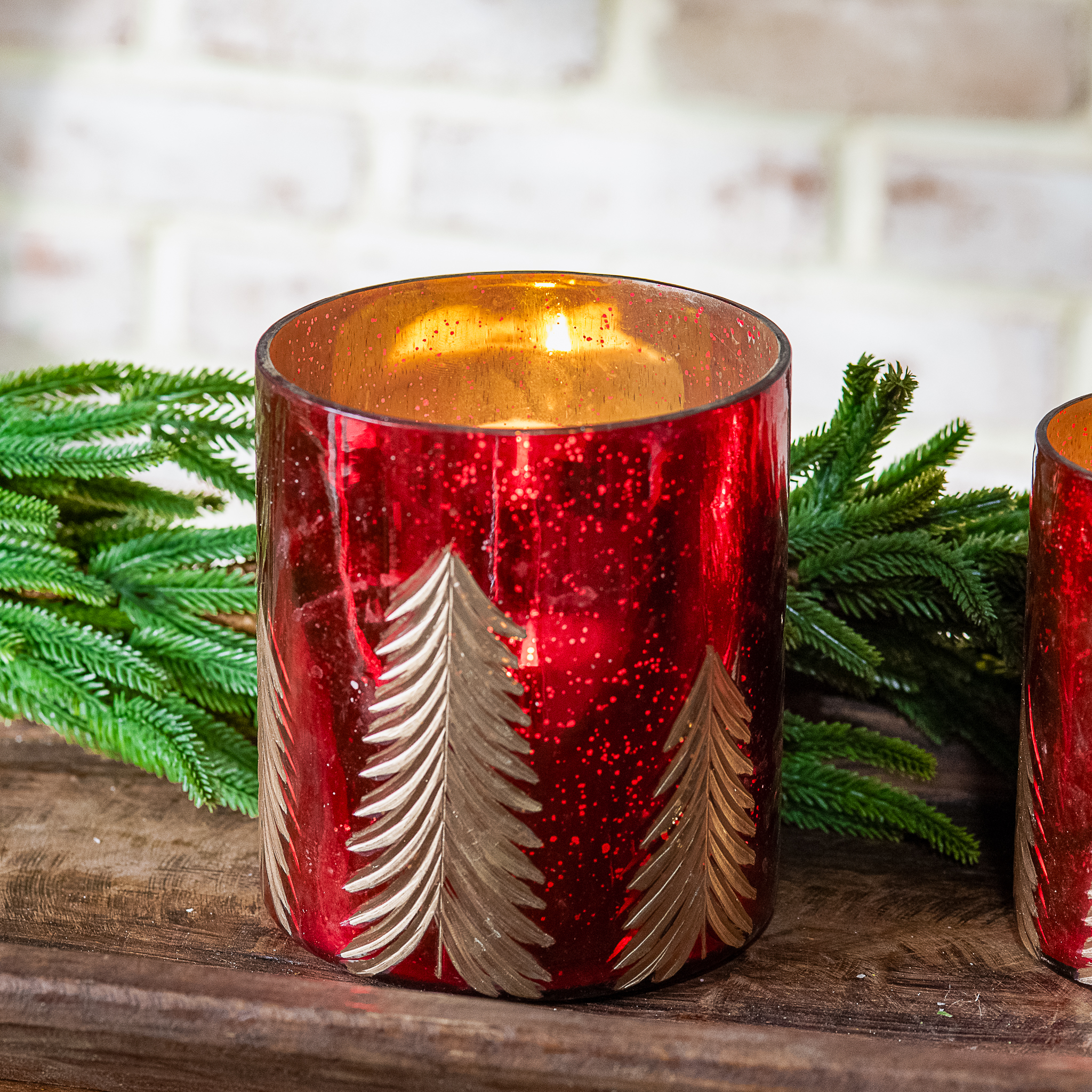 *Inner* 6" Rd/Wht Tree Candle Holder