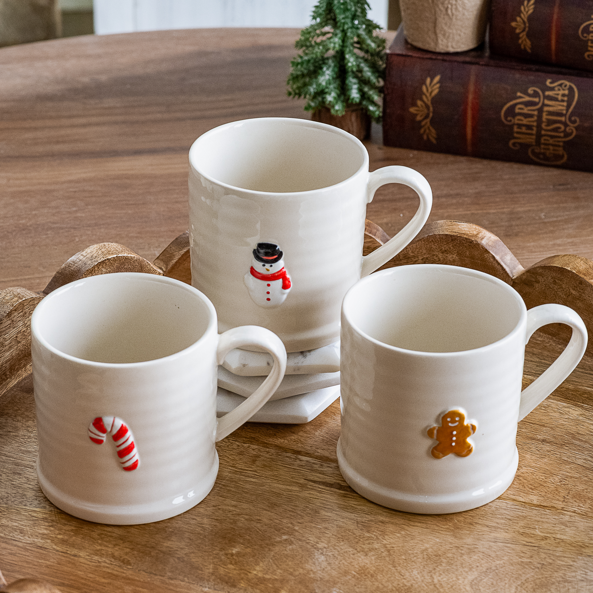 *Inner* 3 Asst. Embossed Holiday Mugs