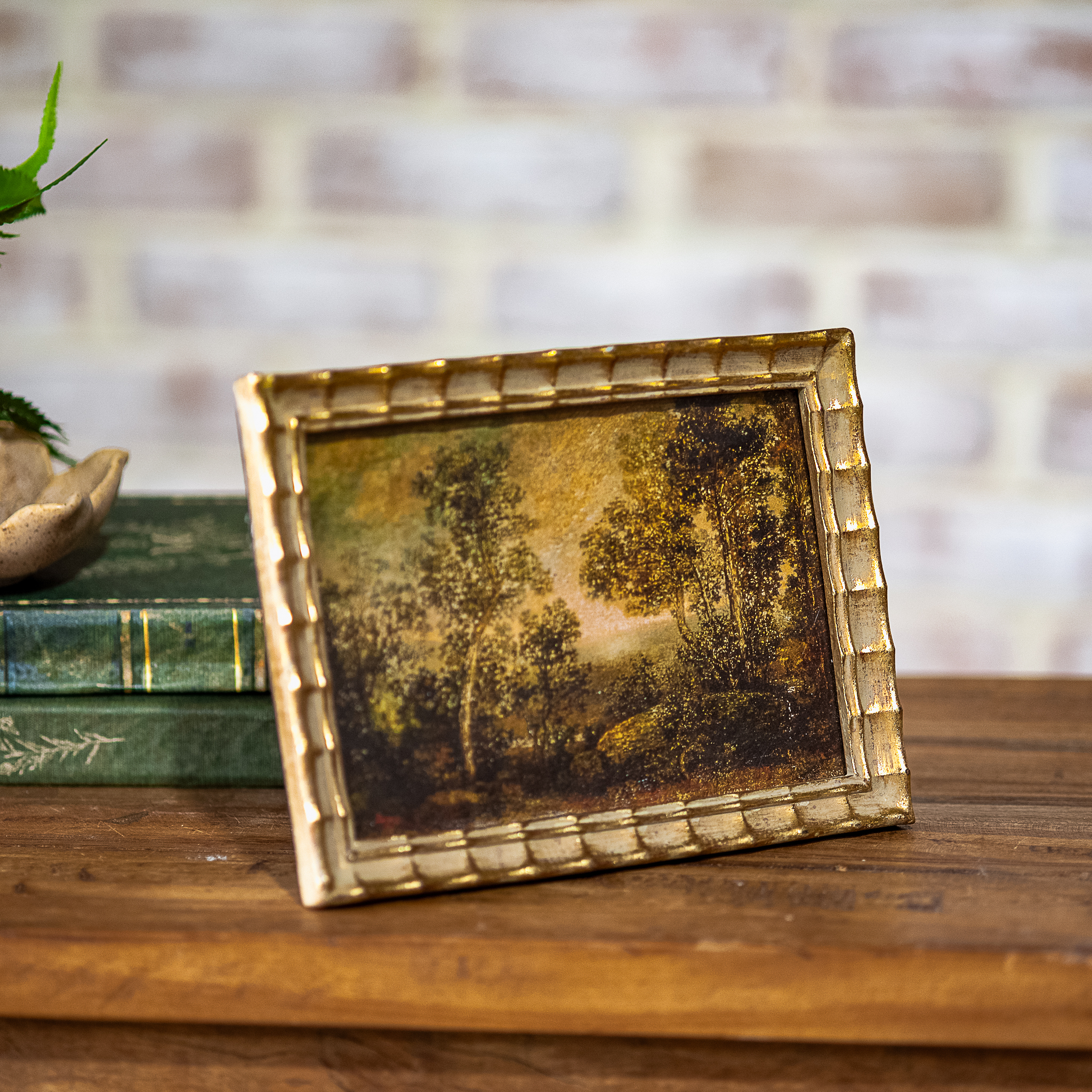 *Inner* 5 X 7 Ant Gold Scallop Edge Frame