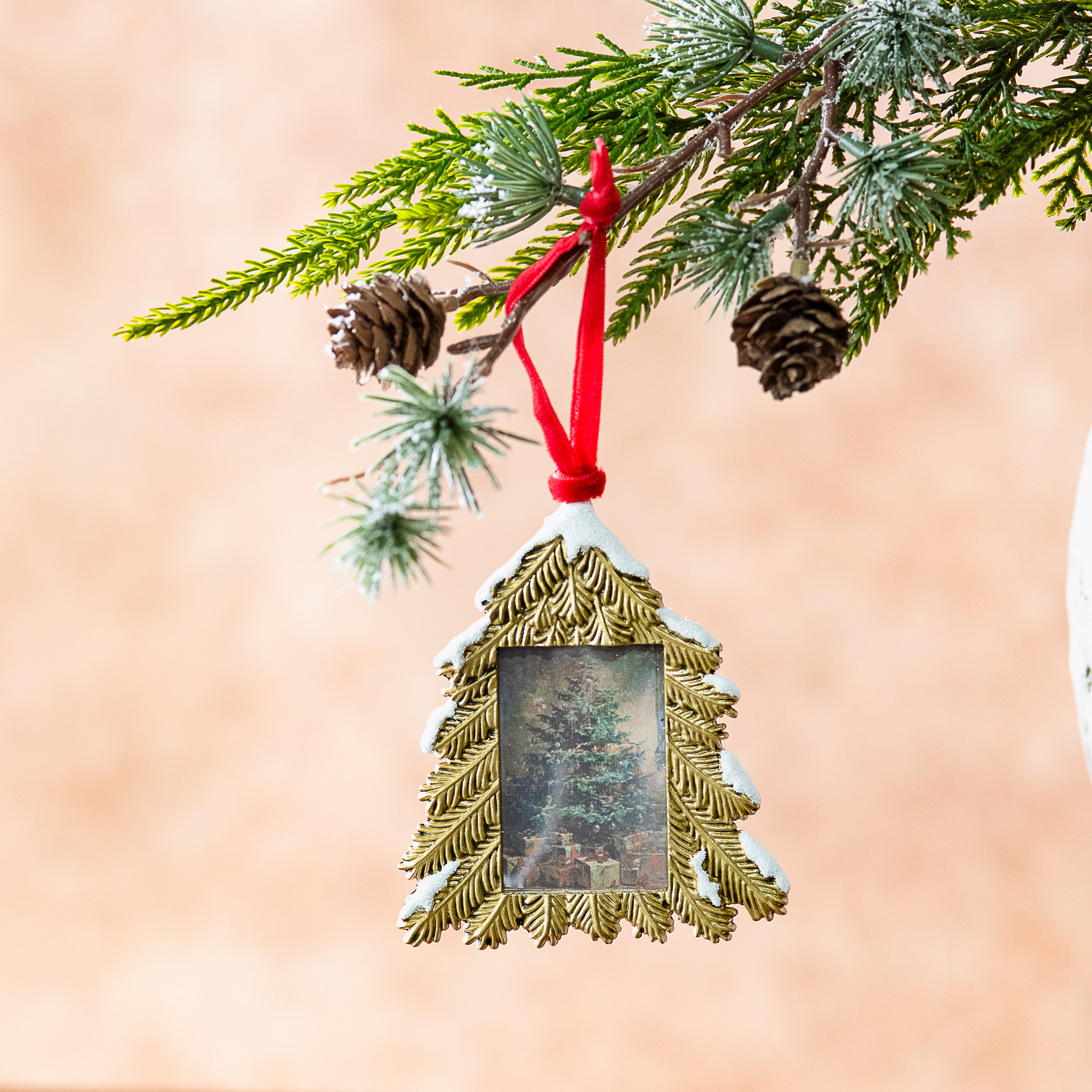 *Inner* 3.5" Snowy Tree Ornament Frame