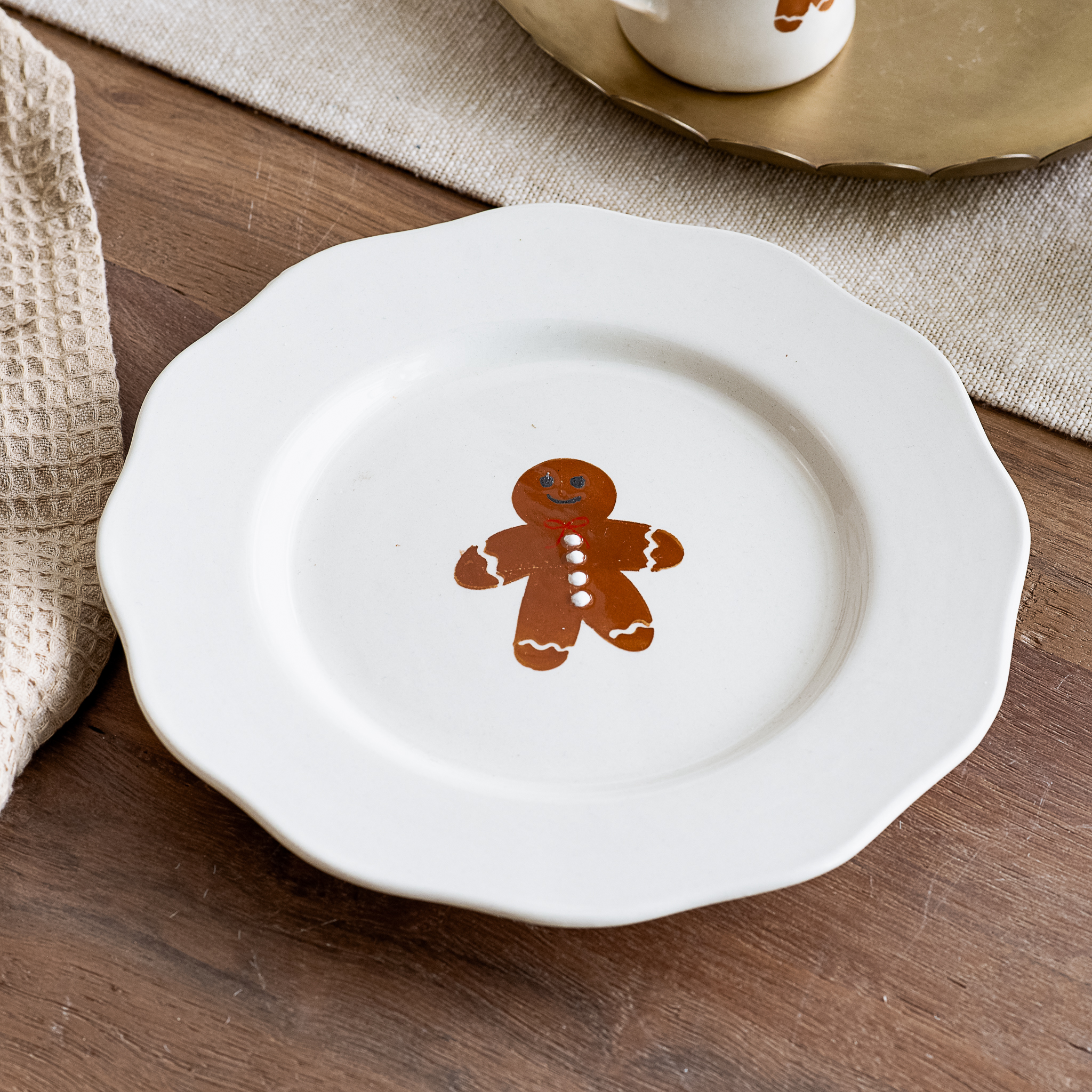 *Inner* 9" Gingerbread Man Plate