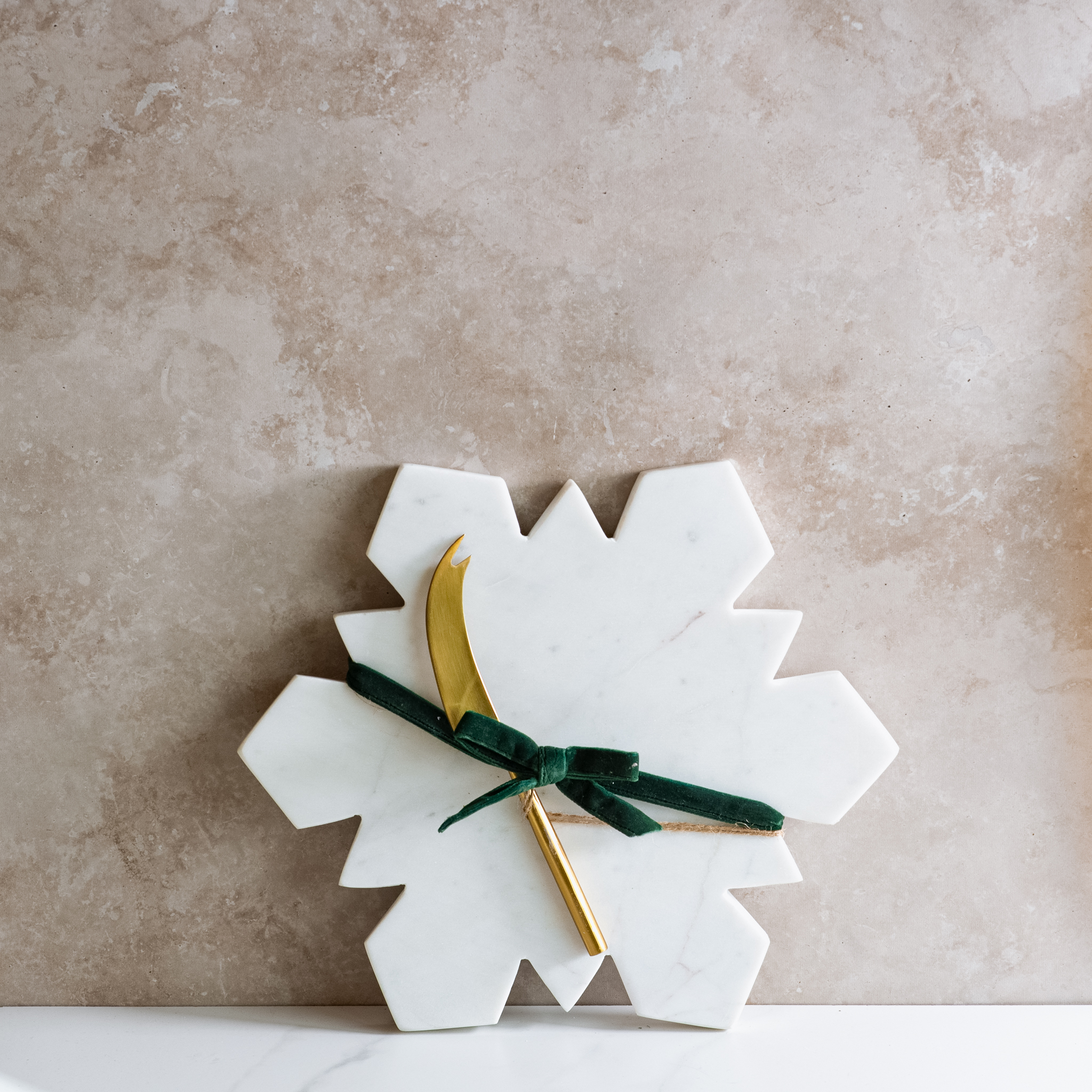 12" Marble Snowflake Serve Board W/Knife