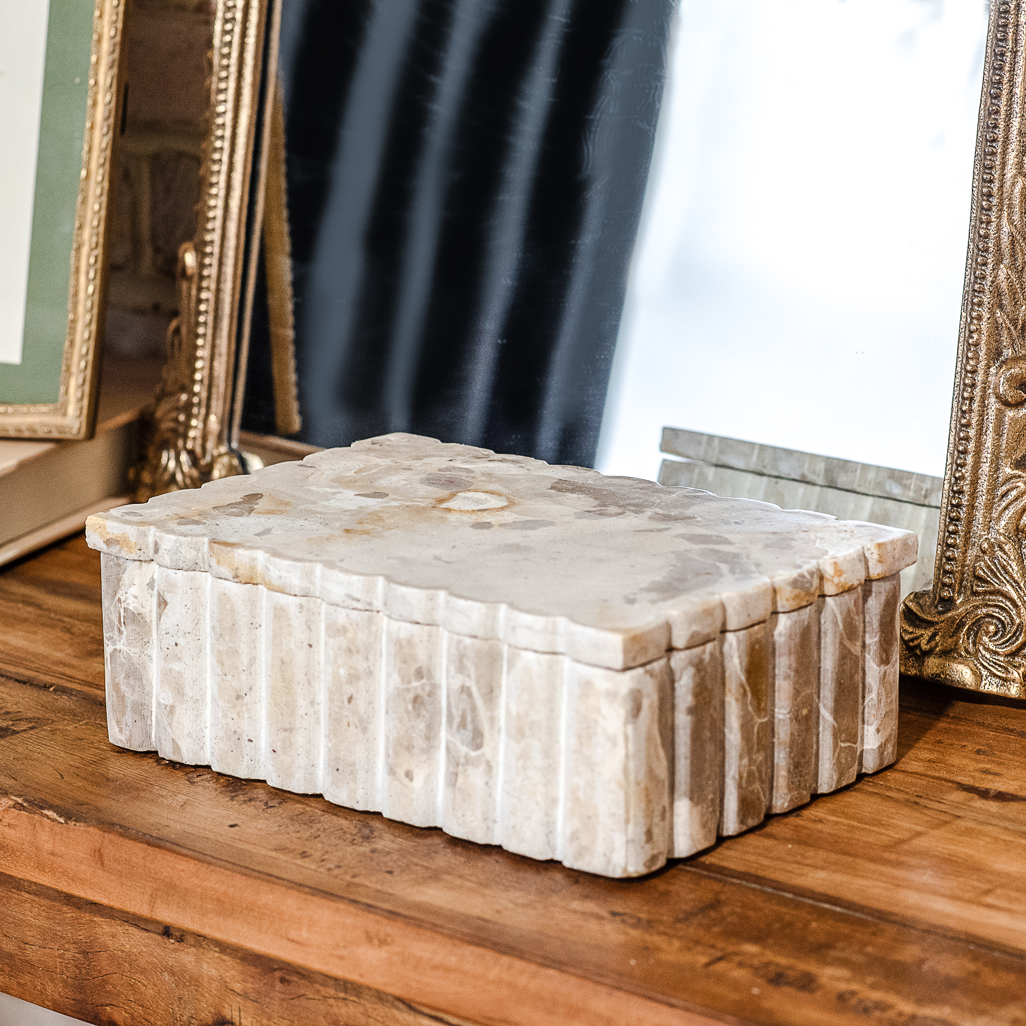 9" X 6" Leopard Marble Scallop Box