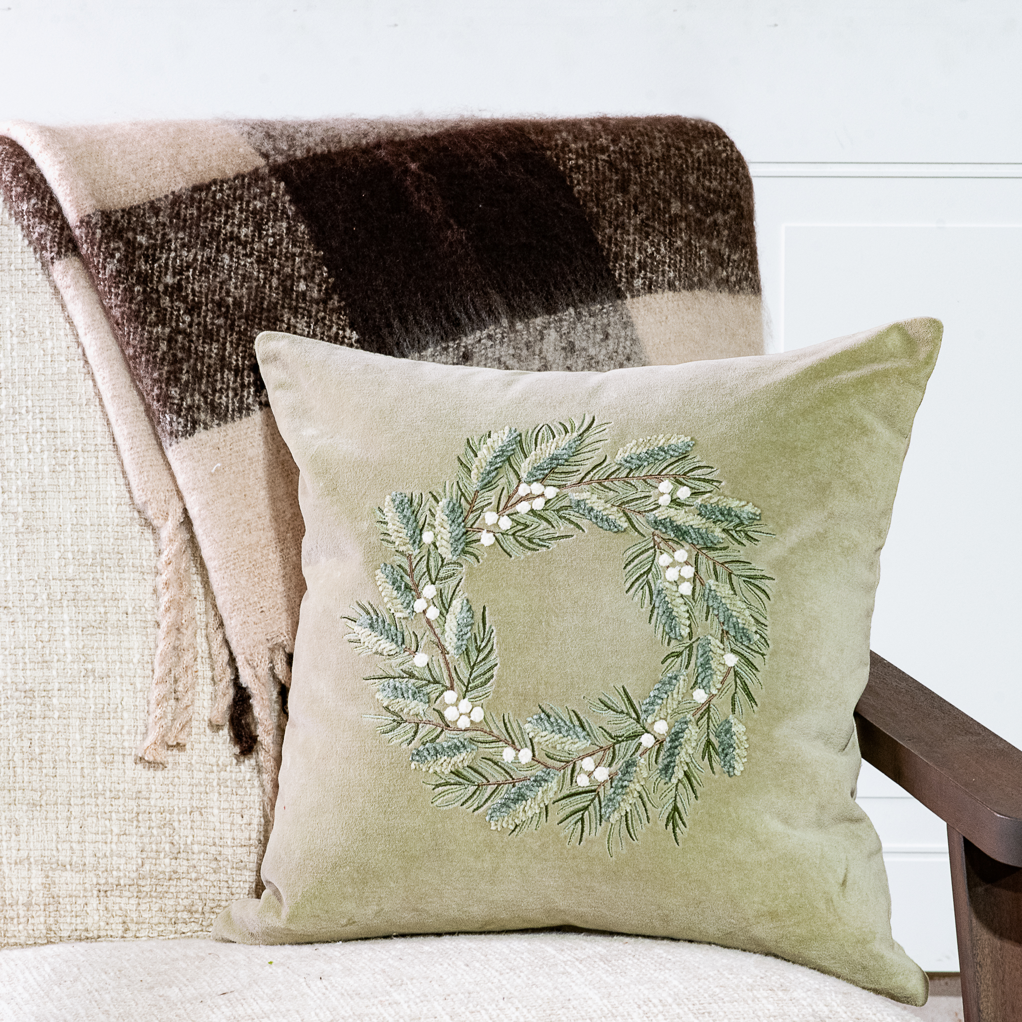 18 X 18 Leaf Wreath Pillow