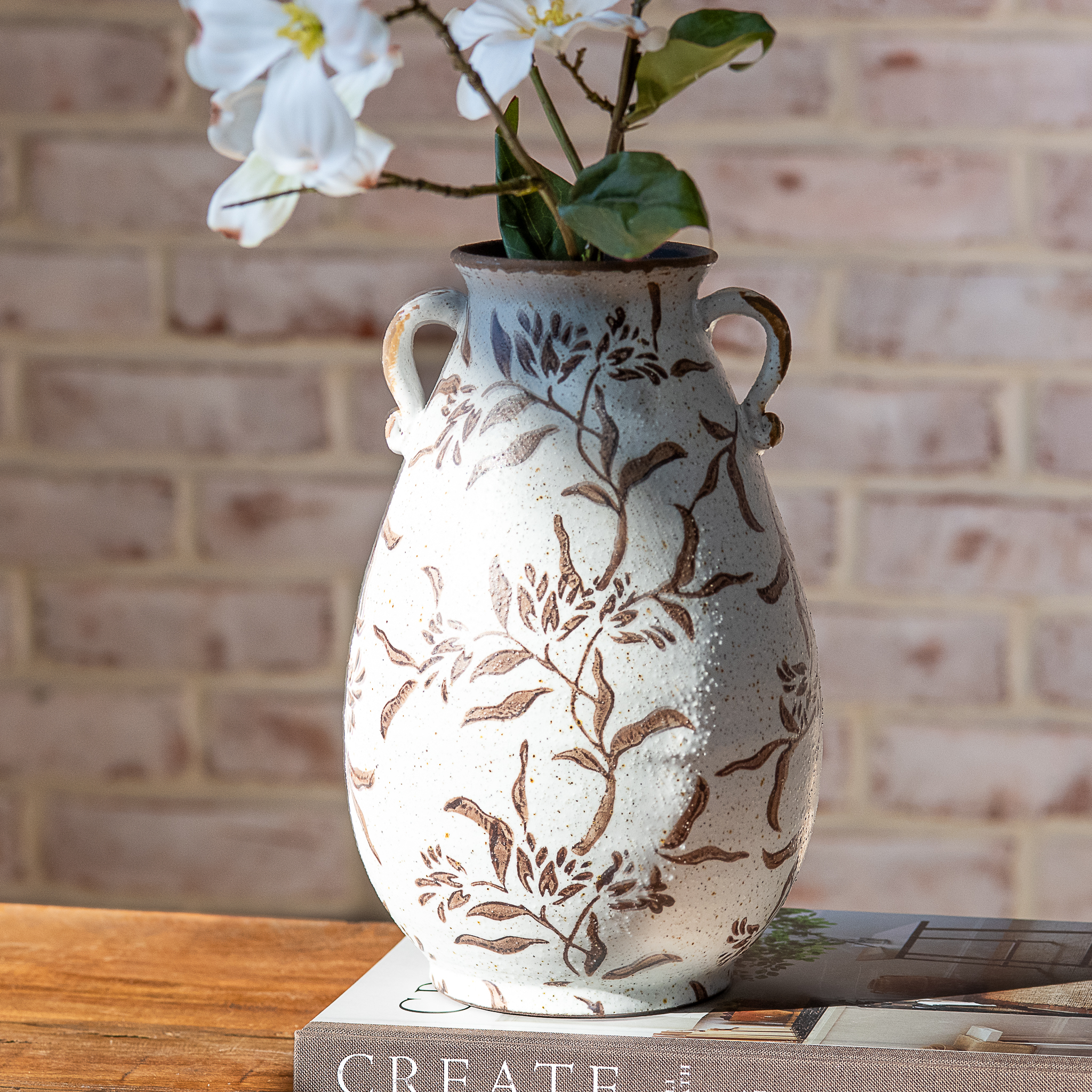 *Inner* 10" Br/Wh Leaf Pattern Vase