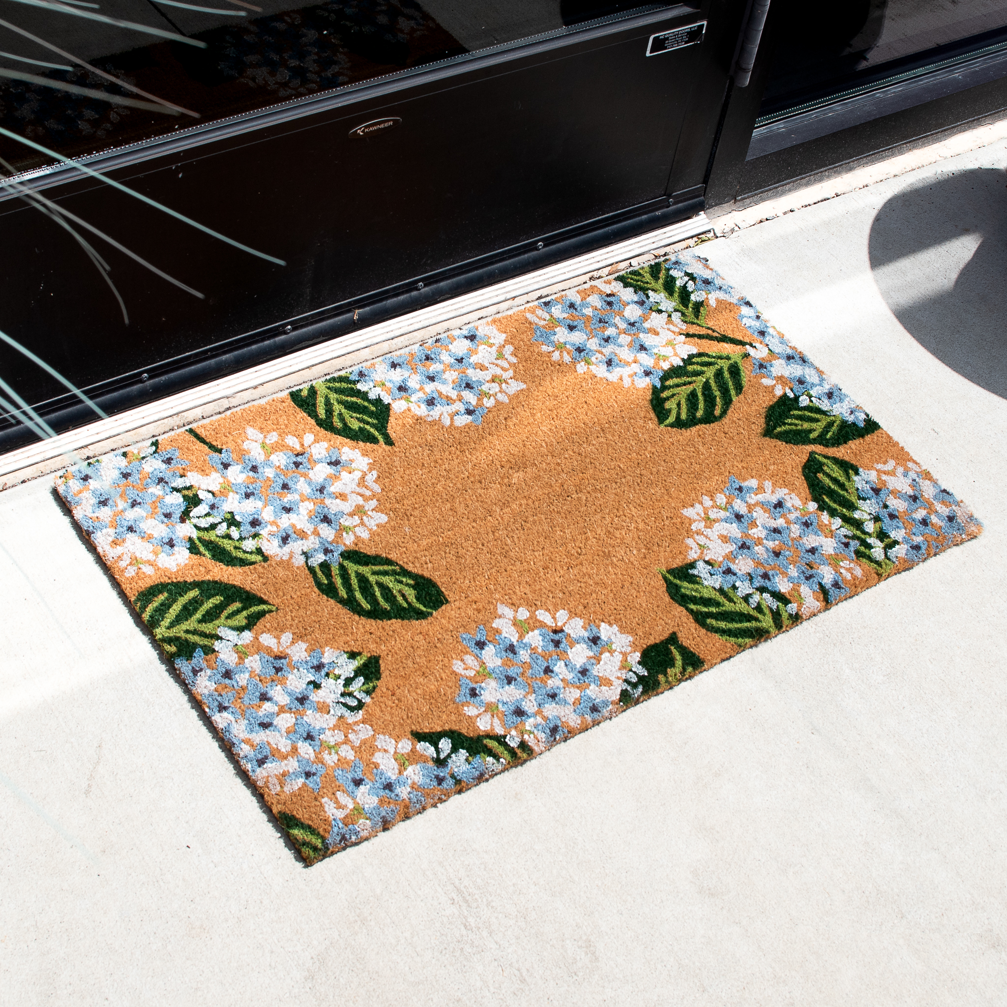 29.5" X 17.75" Blue Hydrangeas Doormat