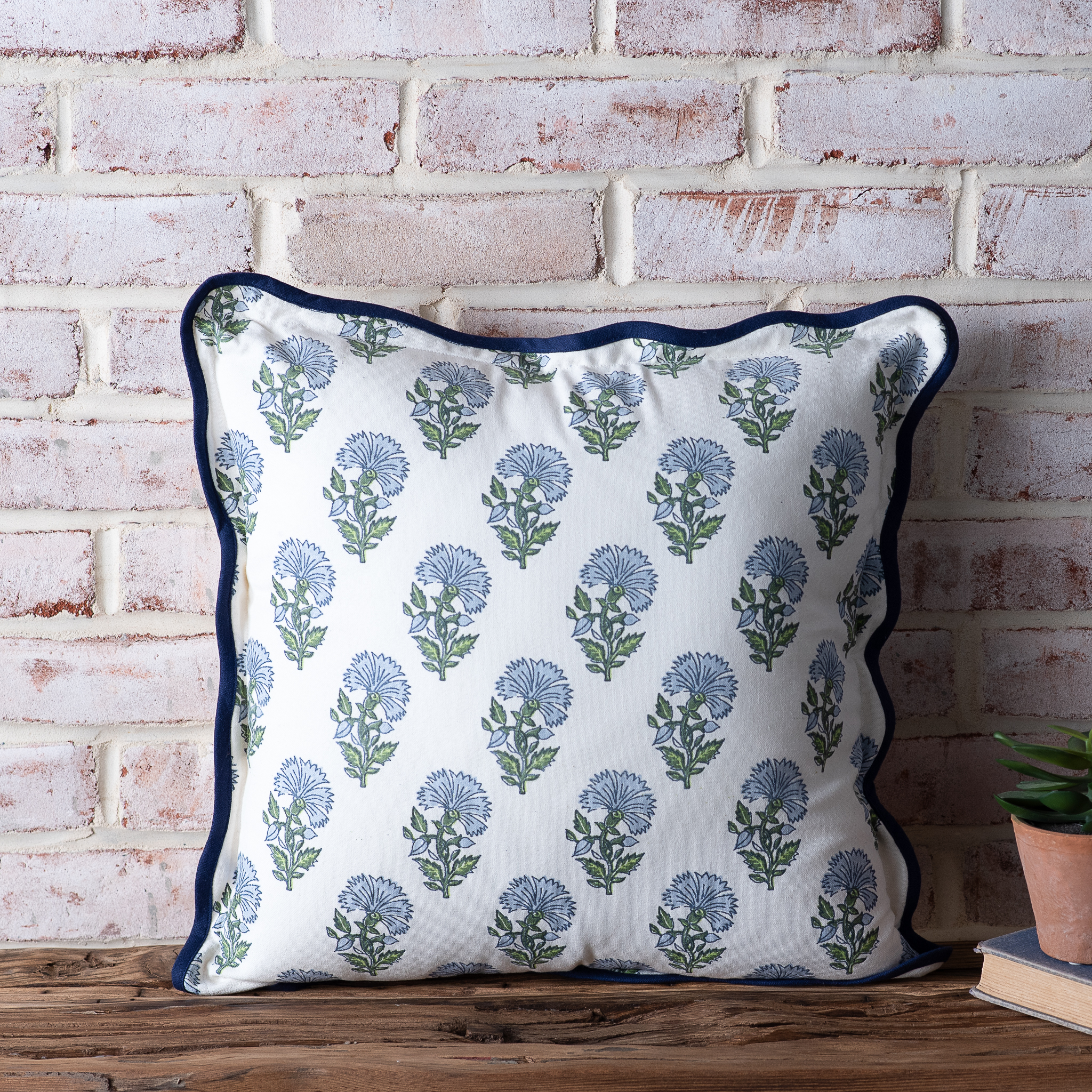 18" Lt Blue Aster Pillow