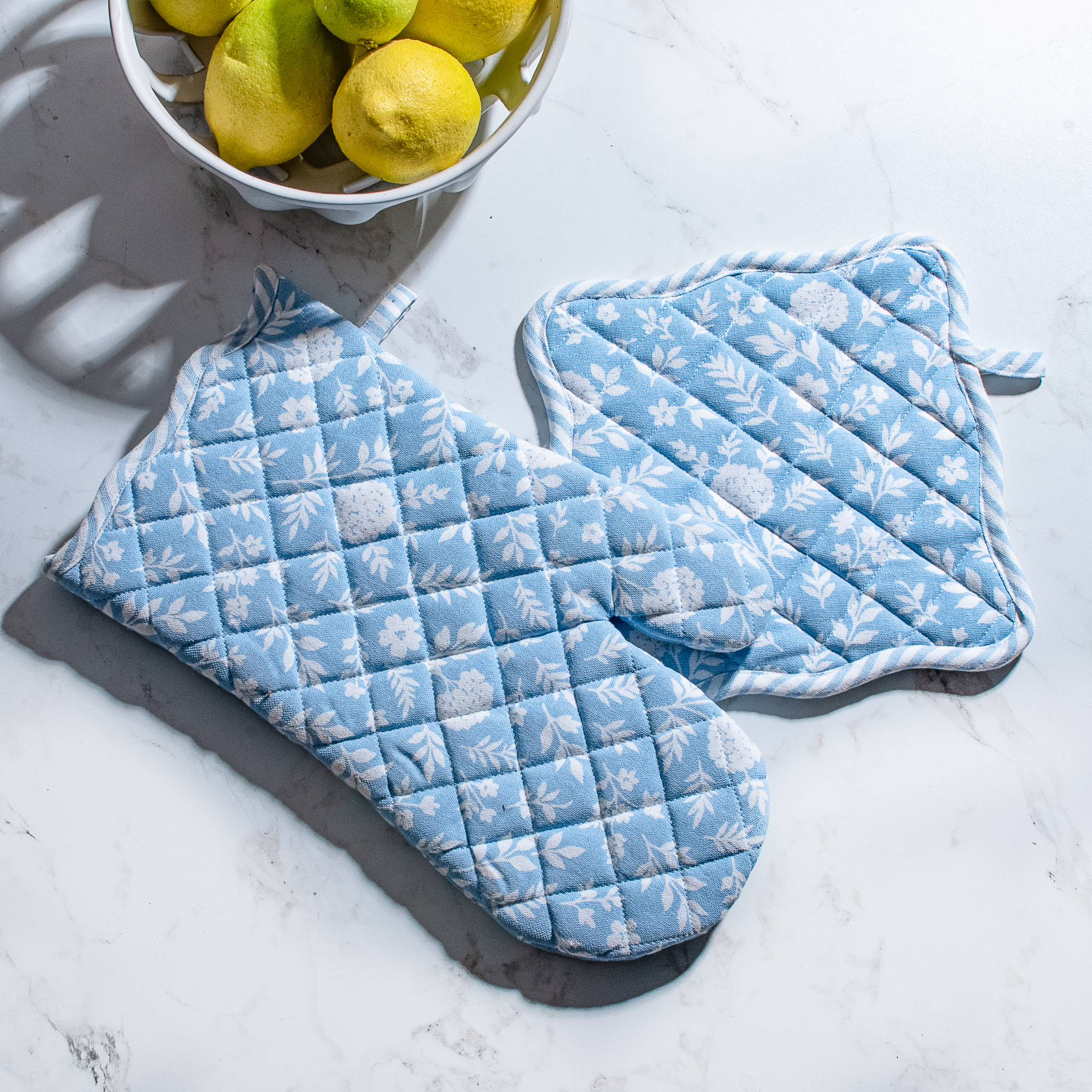 *Inner* Lt Blue Floral Potholder/Mit Set