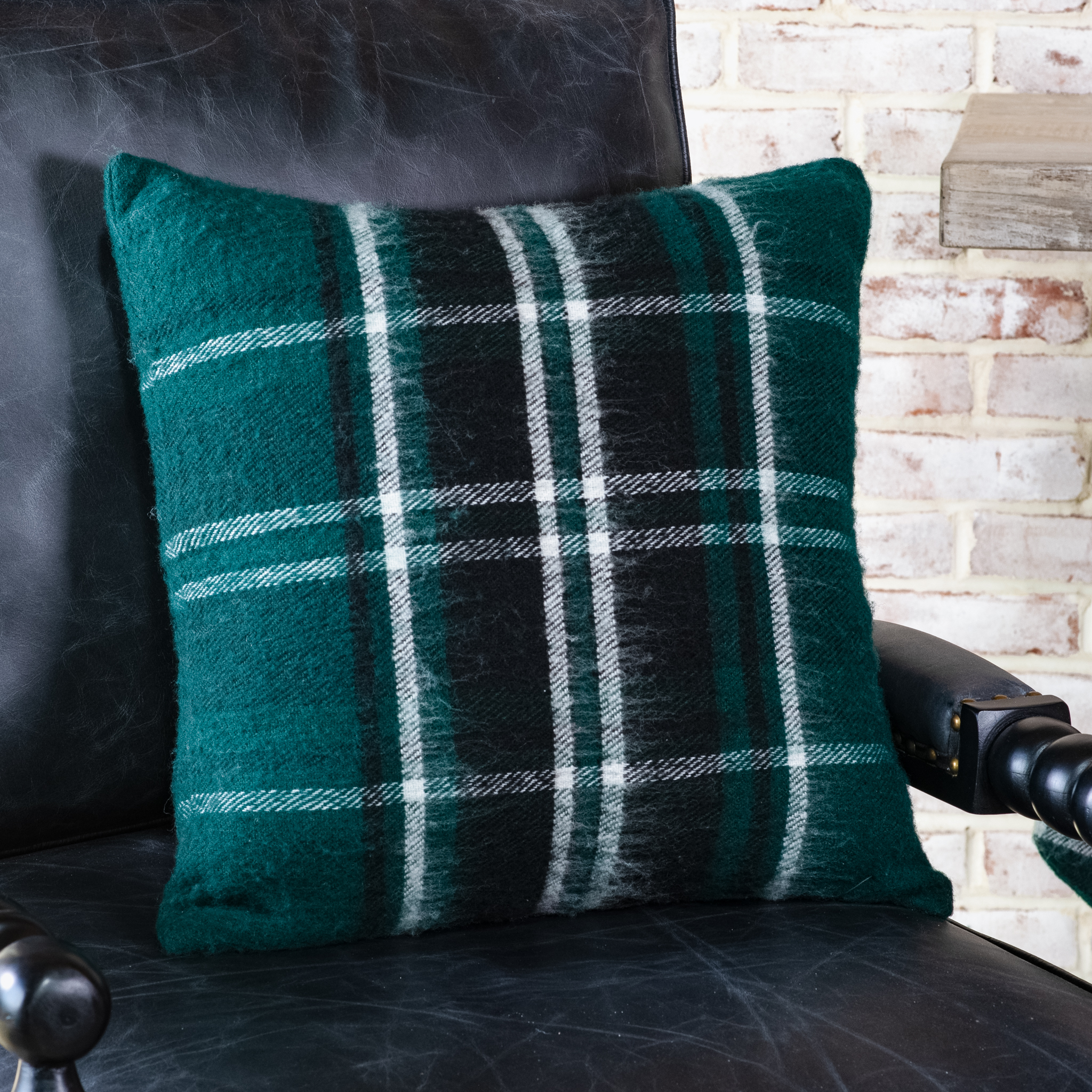 *Inner* 20" Gr Tartan Pillow