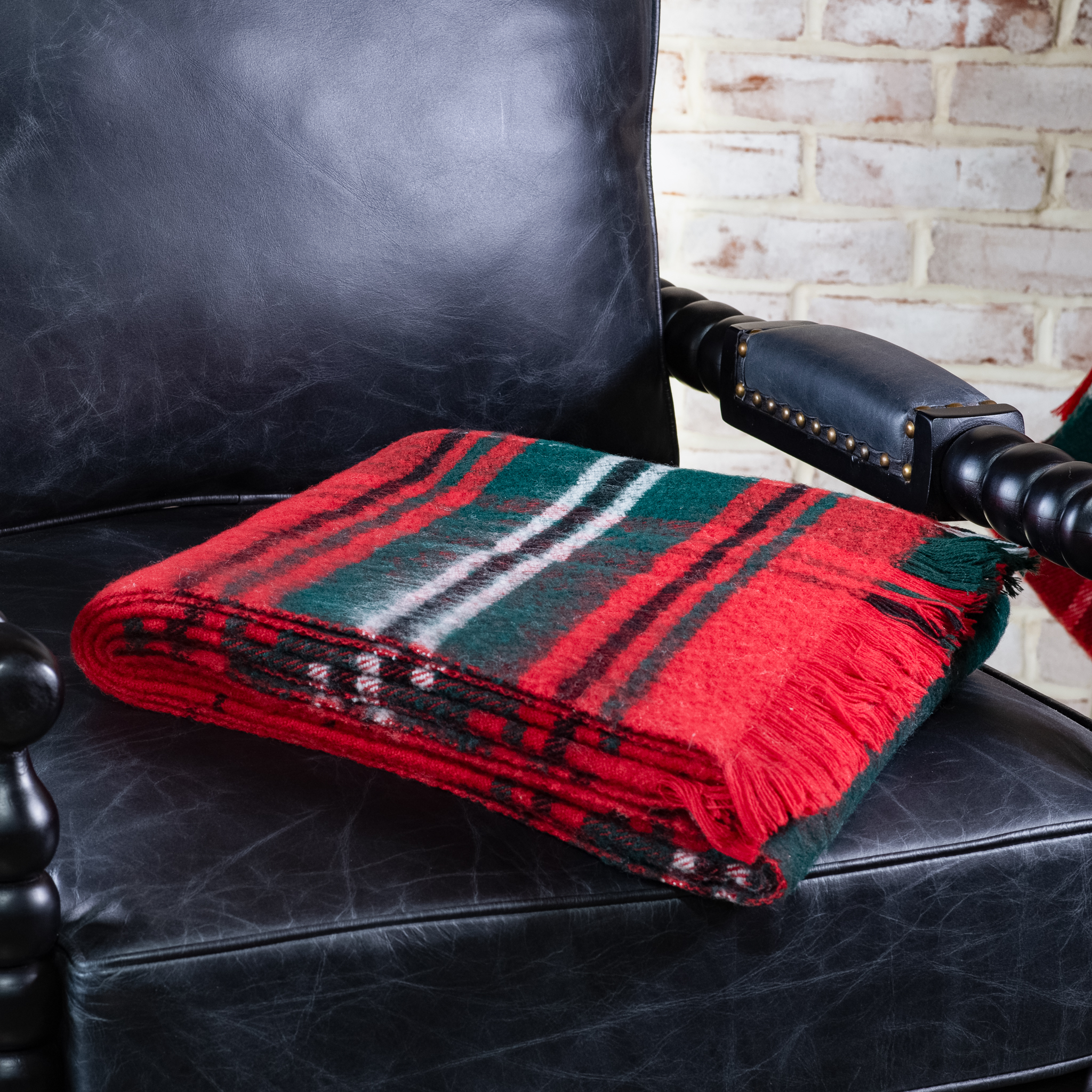 *Inner* 50X60 Rd Tartan Fringe Throw