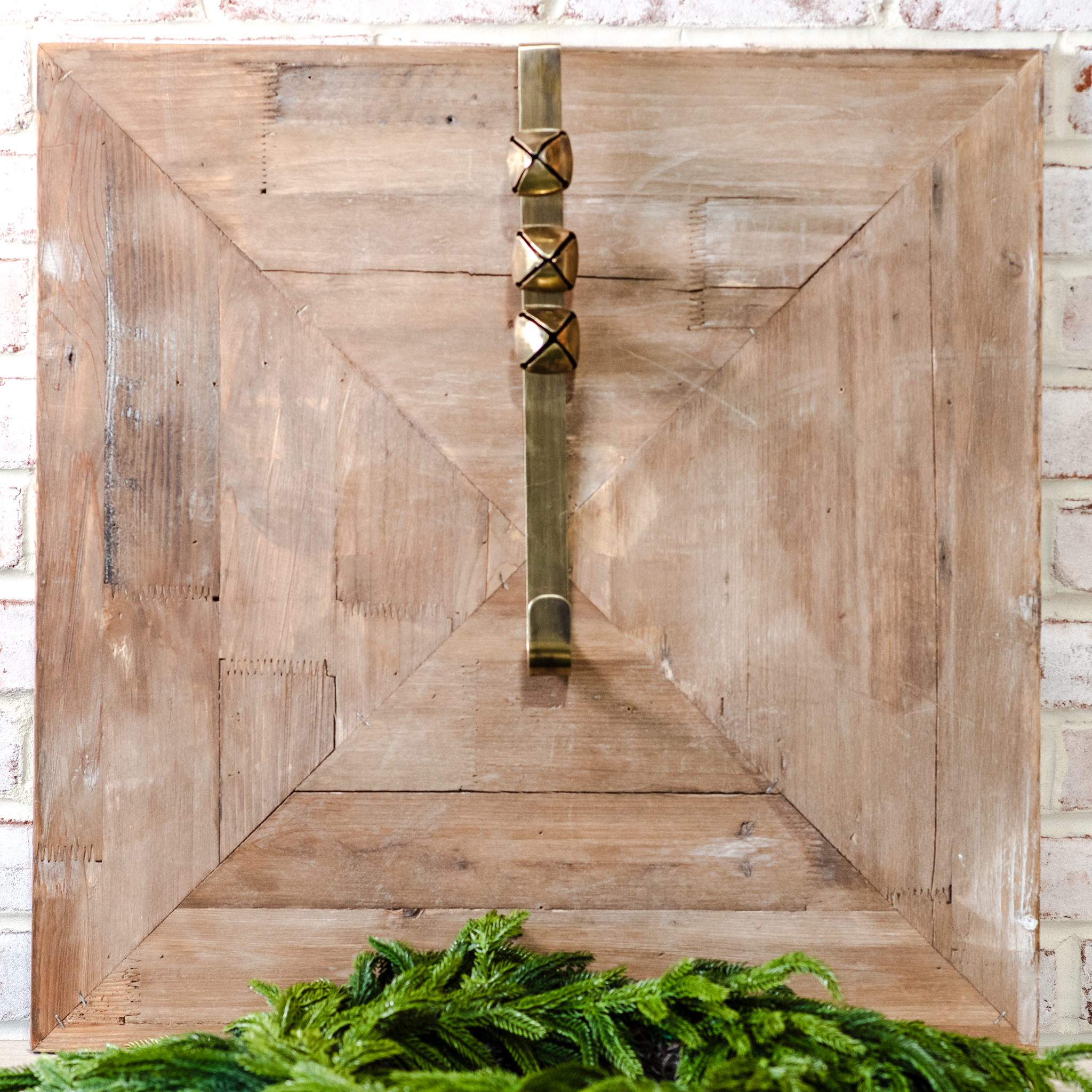 *Inner* 15" Brass Ant. Wreath Hanger W/Bells
