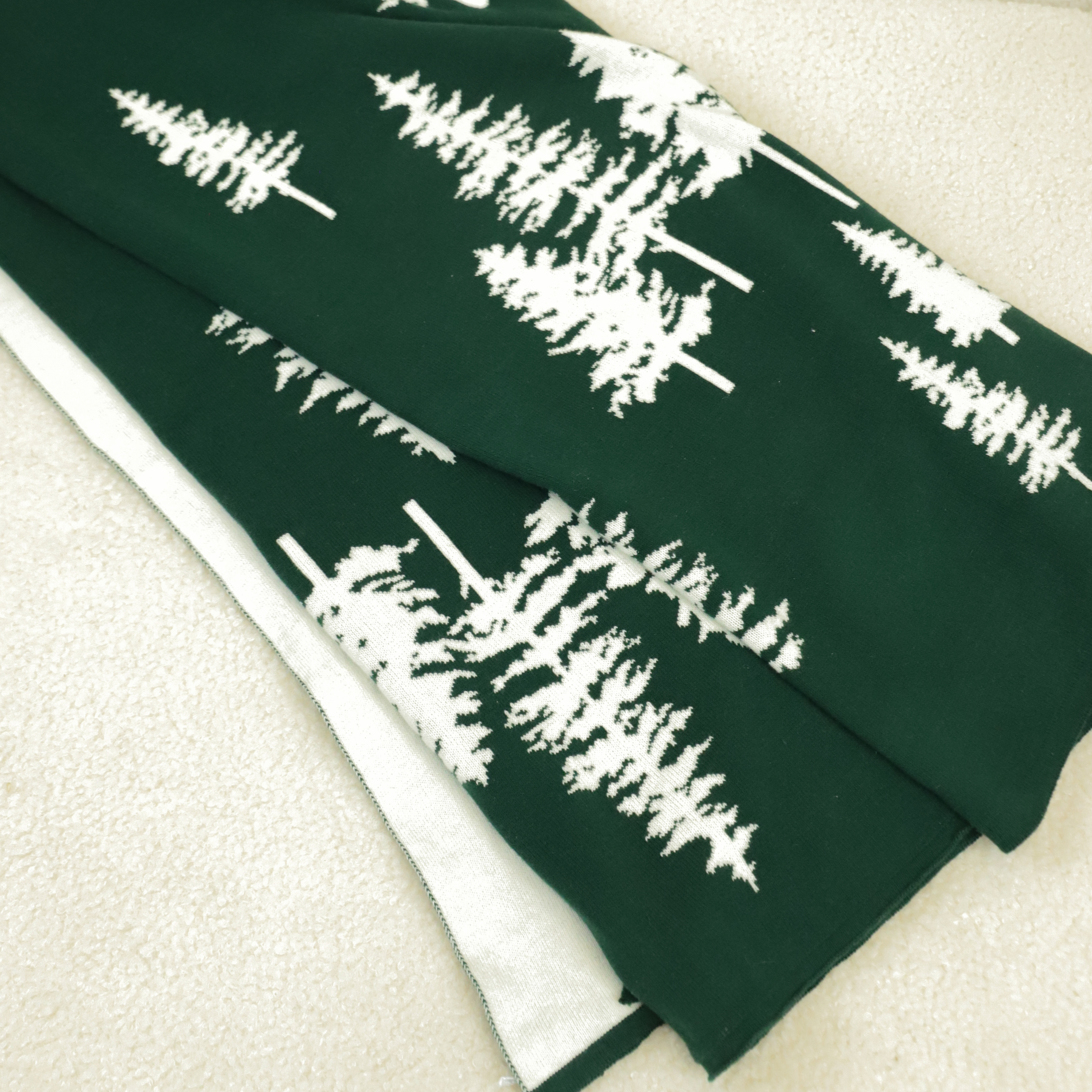50X60 Grn/Wht Pine Tree Throw