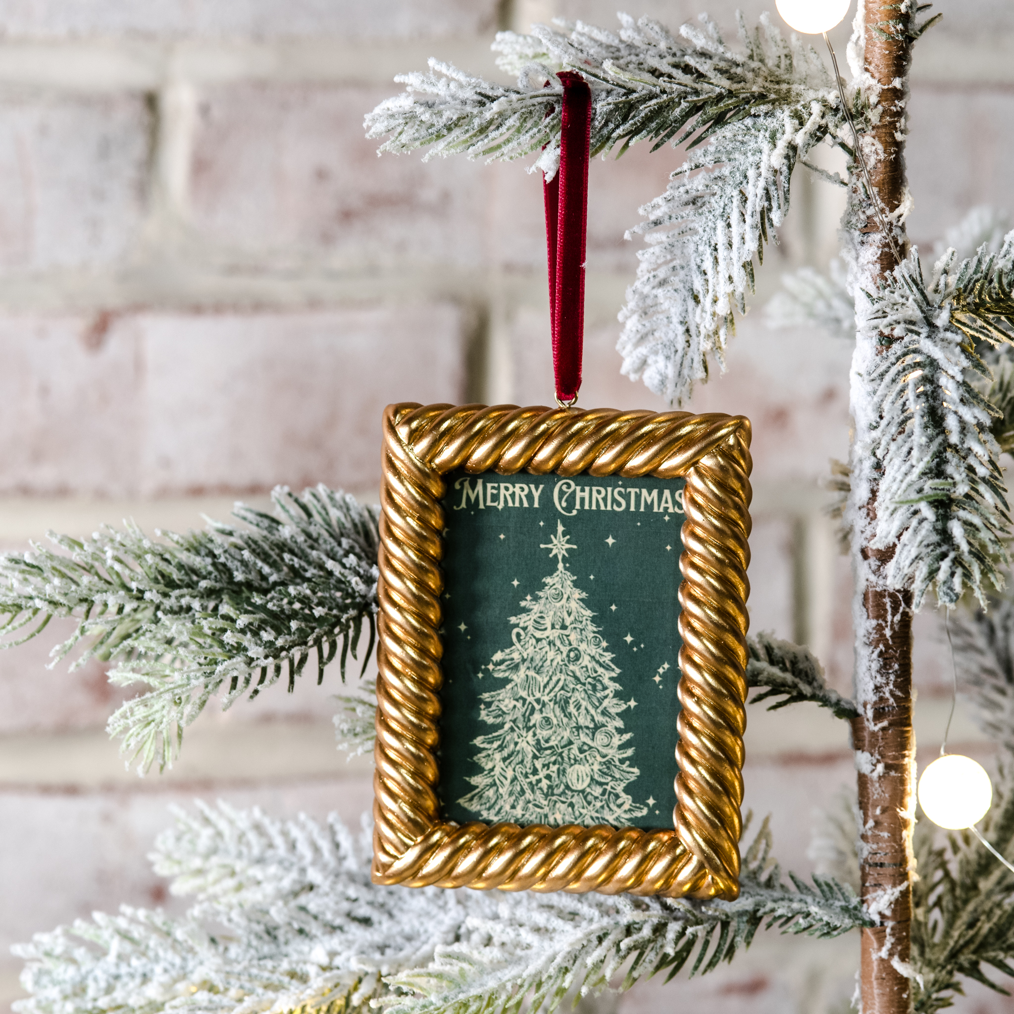 *Inner* Gold Sq Frame Ornament